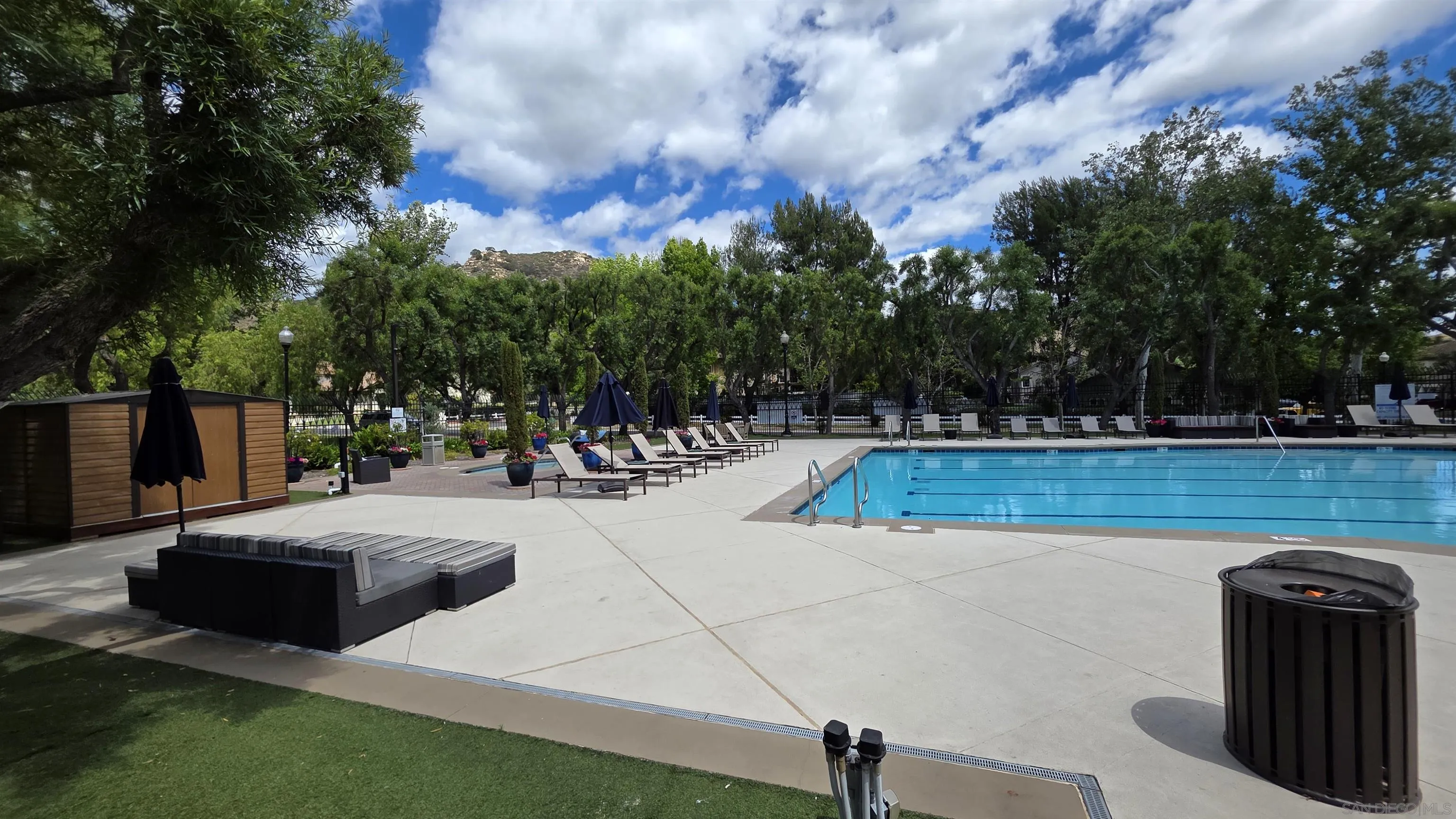 https://cdn.realtyfeed.com/cdn/127/260013174/170f78f576d1faef1e0ca5960ffb3745.webp
