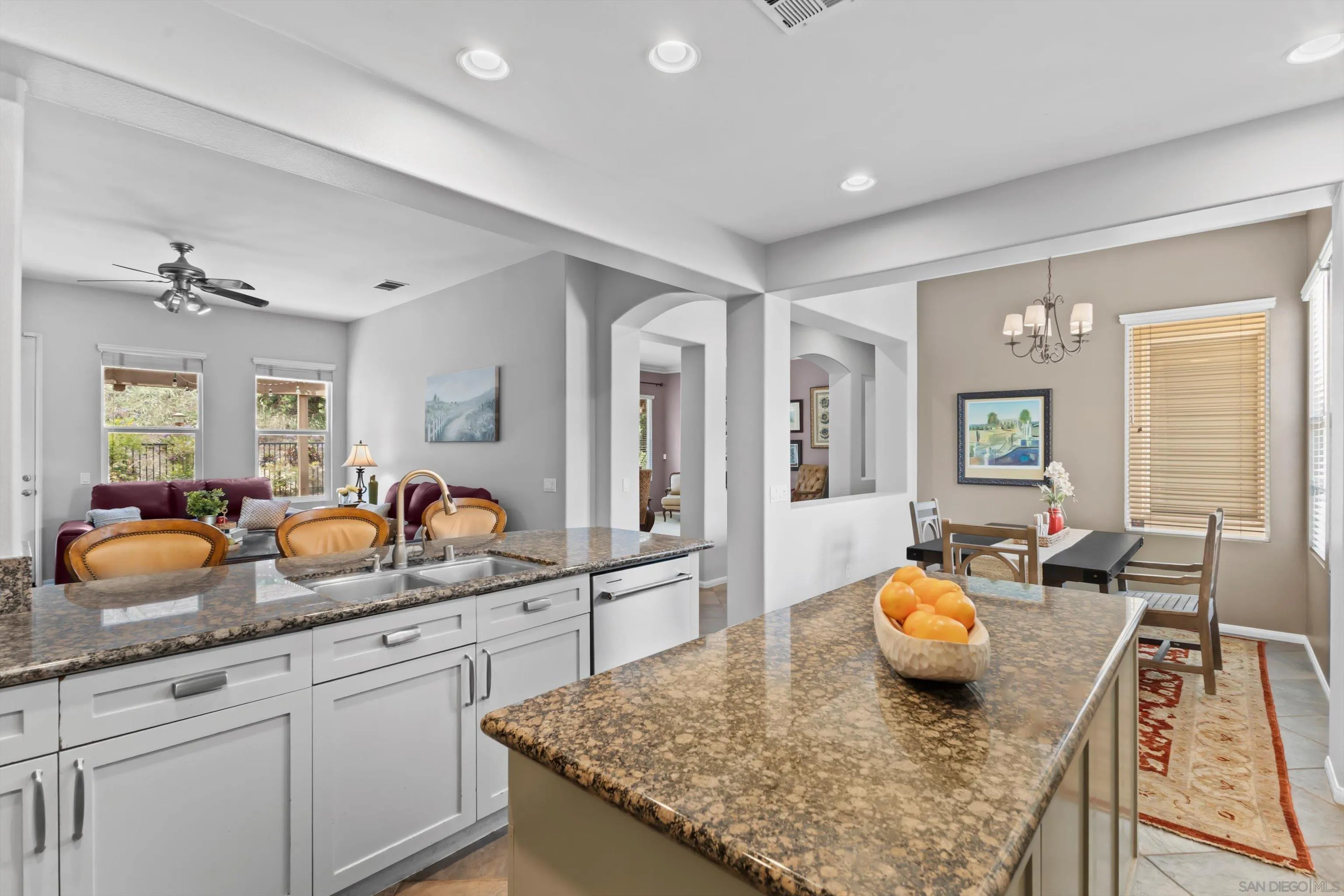 https://cdn.realtyfeed.com/cdn/127/260013174/401275268d88d0772b4527d71fe30119.webp