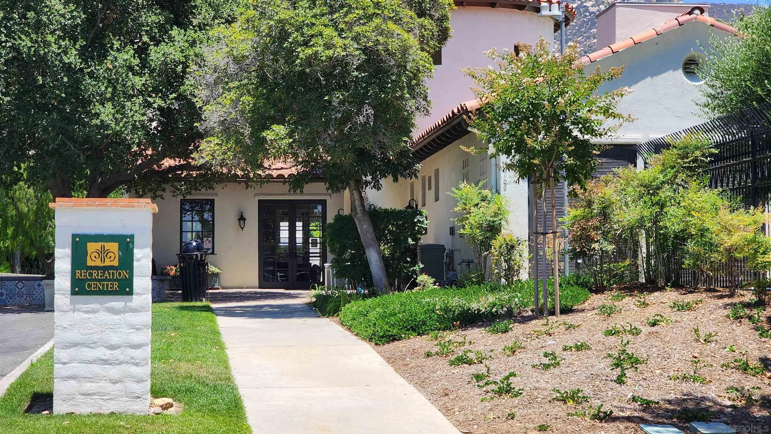 https://cdn.realtyfeed.com/cdn/127/260013174/5ae73675907051701475ff2480235cf2.webp
