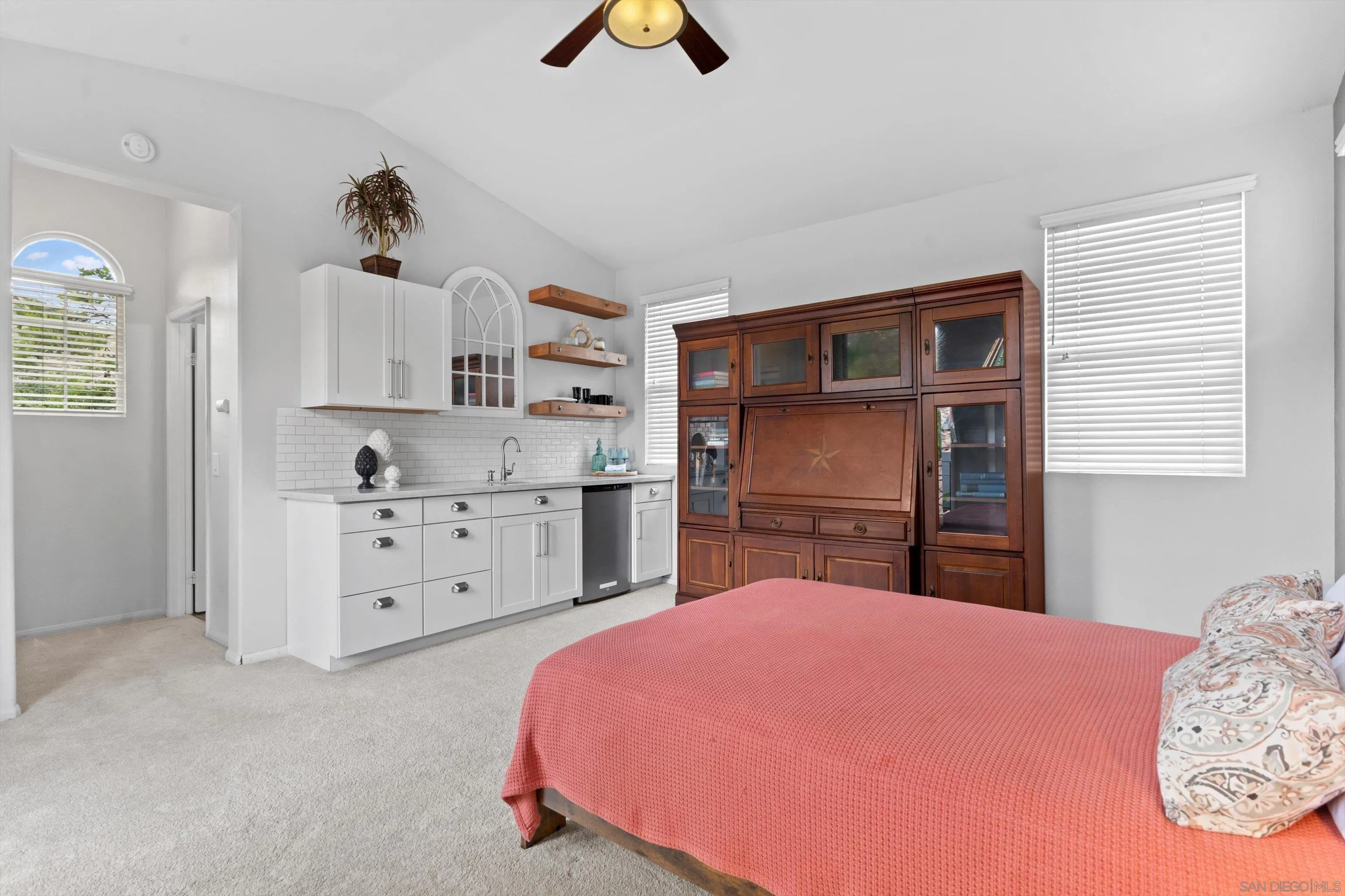 https://cdn.realtyfeed.com/cdn/127/260013174/744716ed93fee1c315a24f6013b8dae0.webp