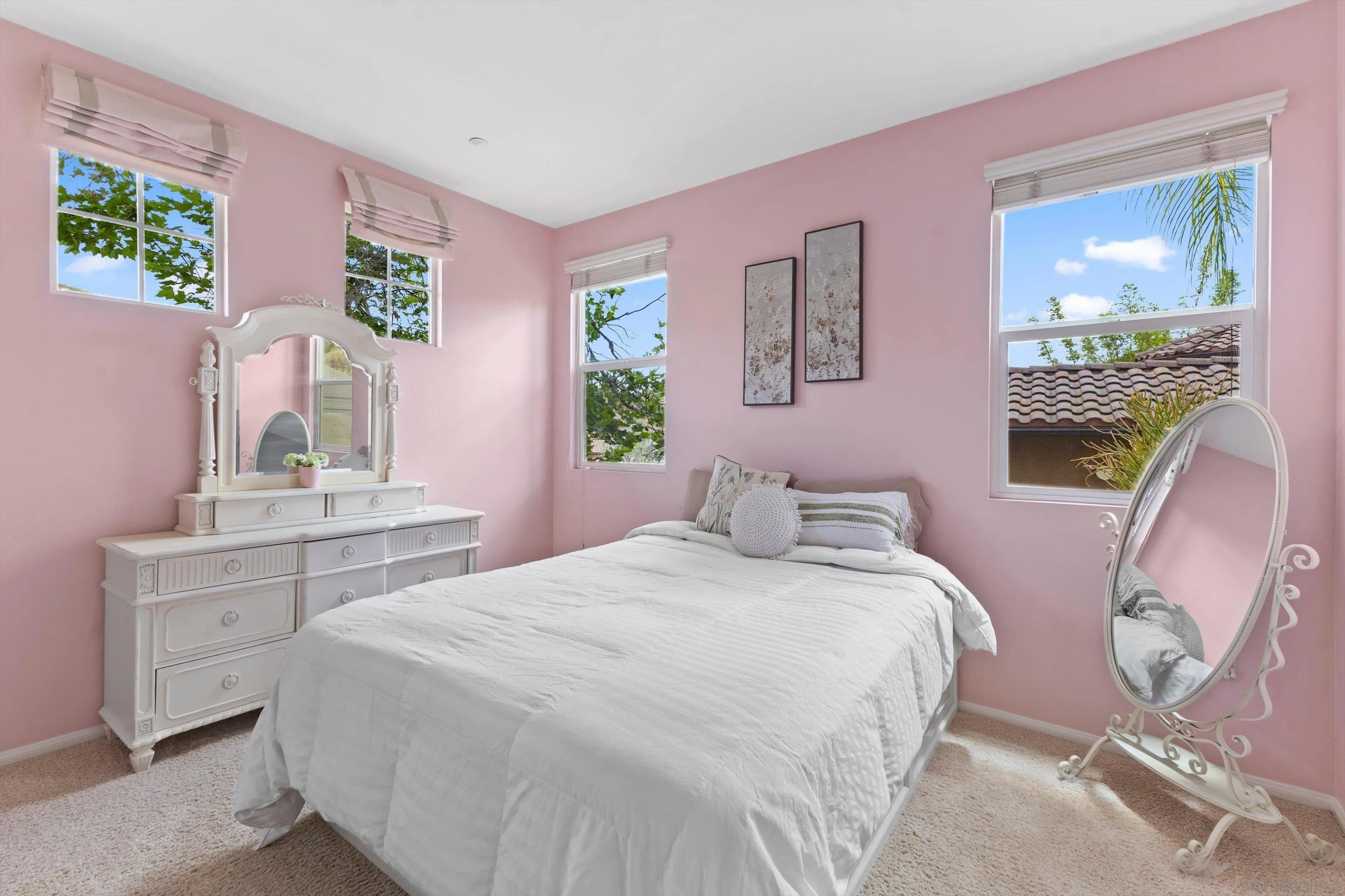 https://cdn.realtyfeed.com/cdn/127/260013174/87ee98baf57072e594a3568e2149fa53.webp