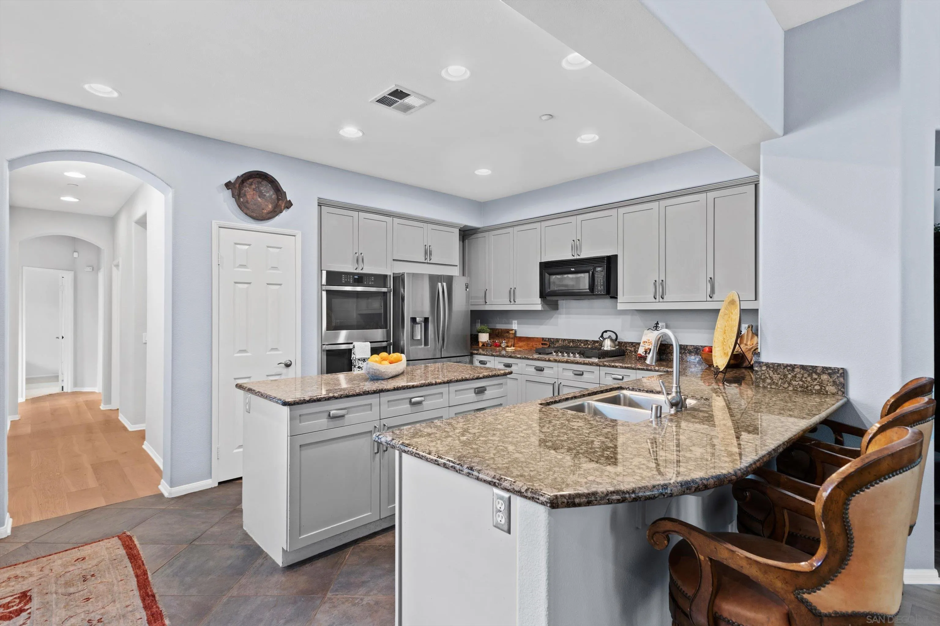 https://cdn.realtyfeed.com/cdn/127/260013174/8f166034bc884eafb04ba213450810ce.webp