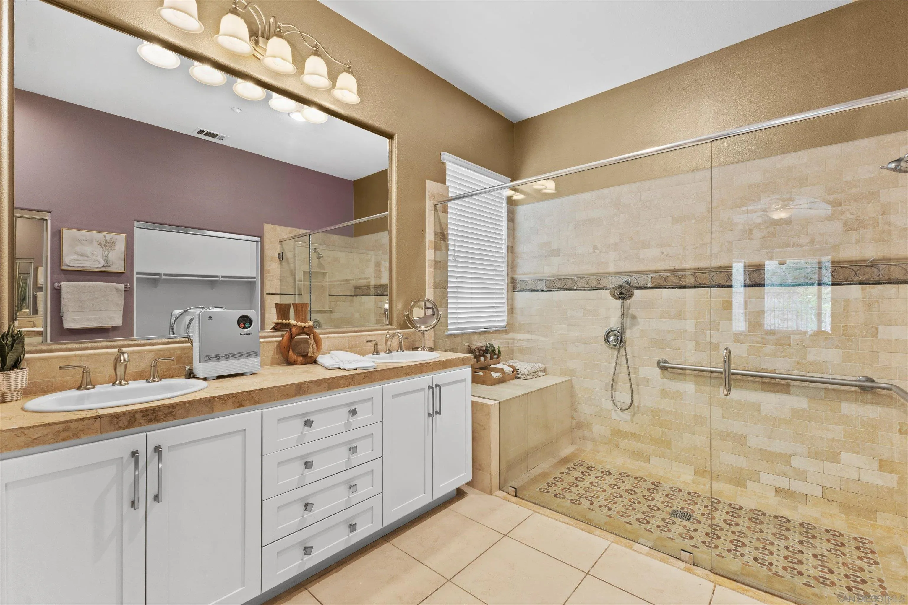 https://cdn.realtyfeed.com/cdn/127/260013174/cad569cf3977598694ad0deeaecff068.webp