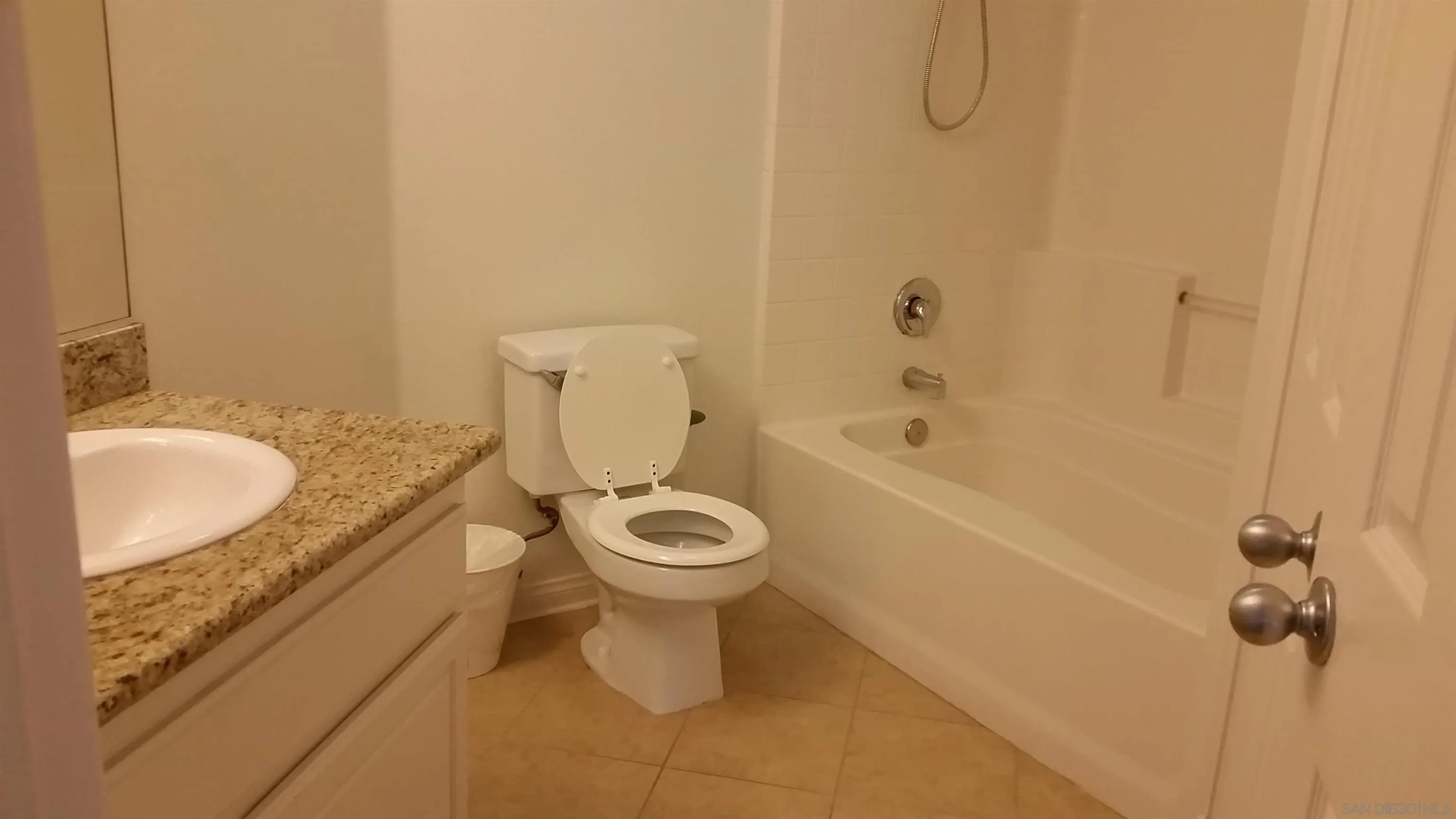 Photo #14: 260013175 Listing: Photo #14