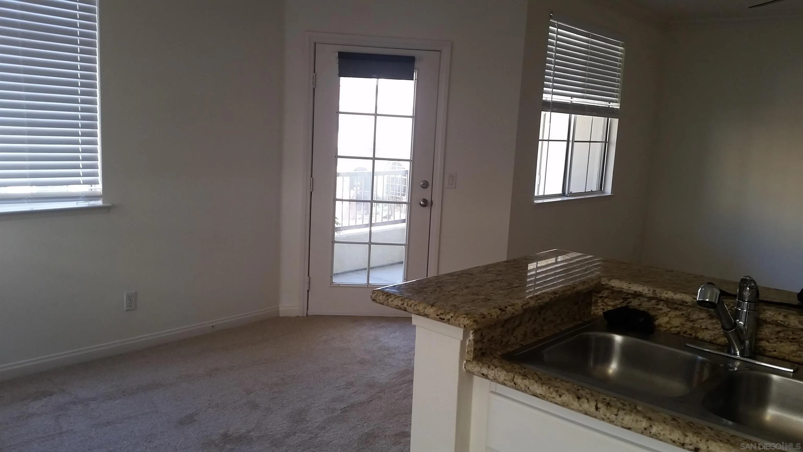 Photo #4: 260013175 Listing: Photo #4