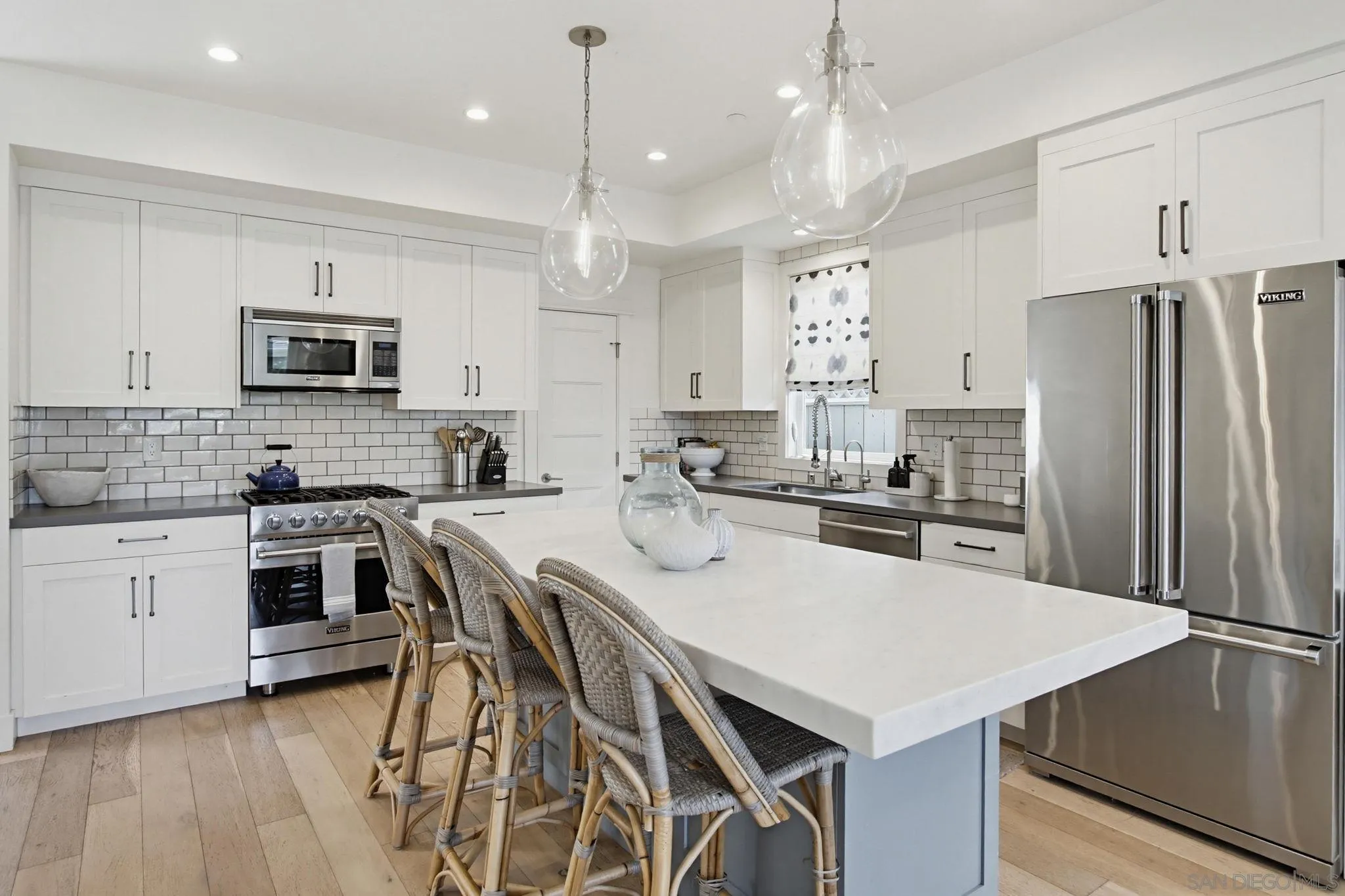 https://cdn.realtyfeed.com/cdn/127/260013178/3edbead5a2e520e3f2a1cbe664d3e5c7.webp