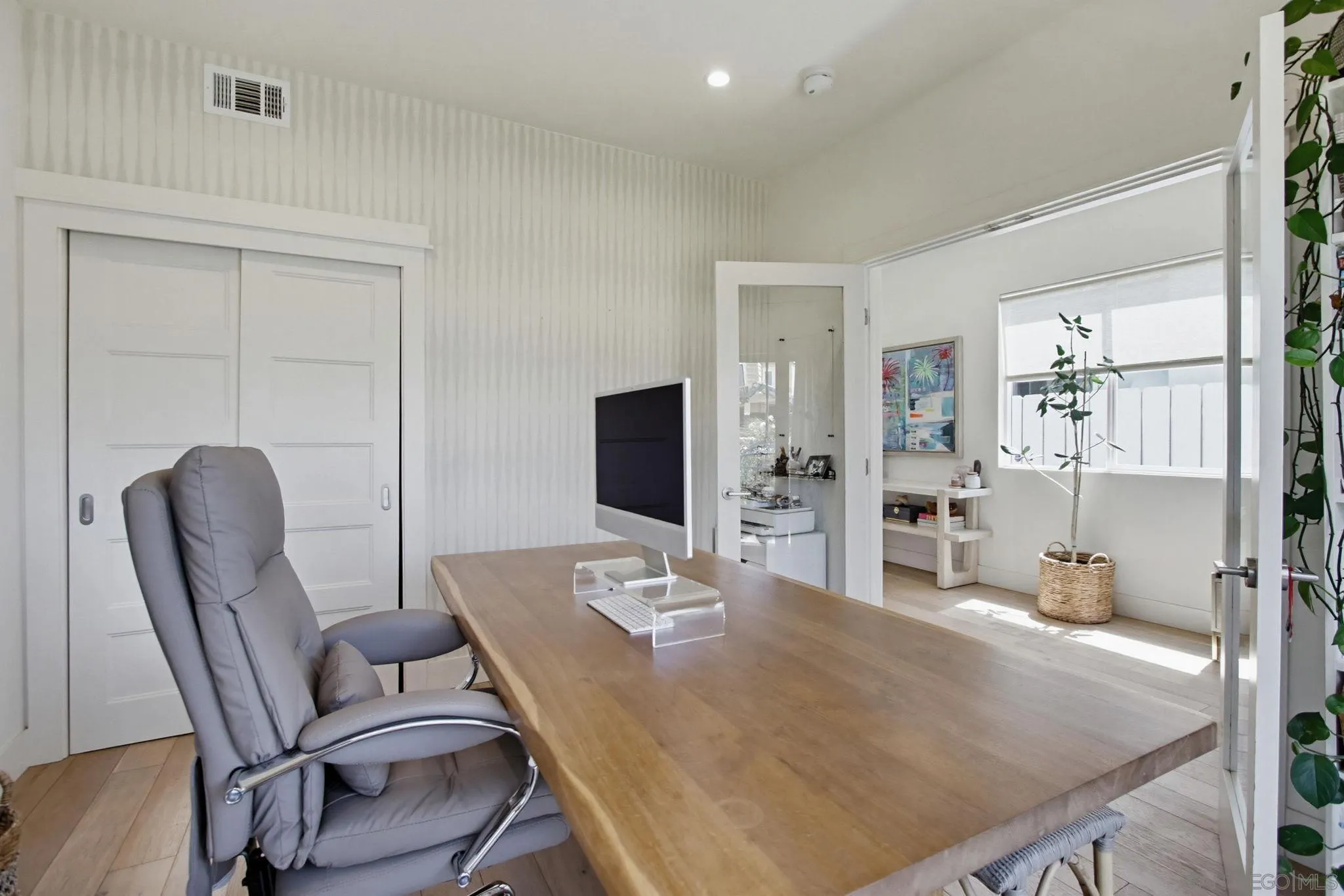 https://cdn.realtyfeed.com/cdn/127/260013178/6abcbaf40d34e59ed0f8bca023e51415.webp