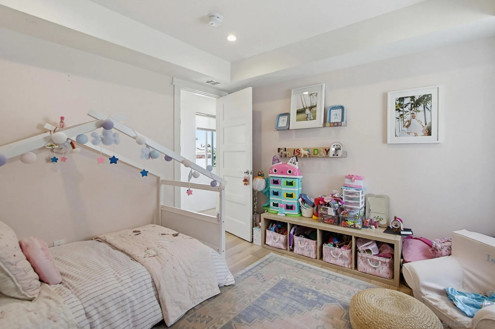 https://cdn.realtyfeed.com/cdn/127/260013178/7eaee7b67a52674c74c016a1e2d016cf.webp