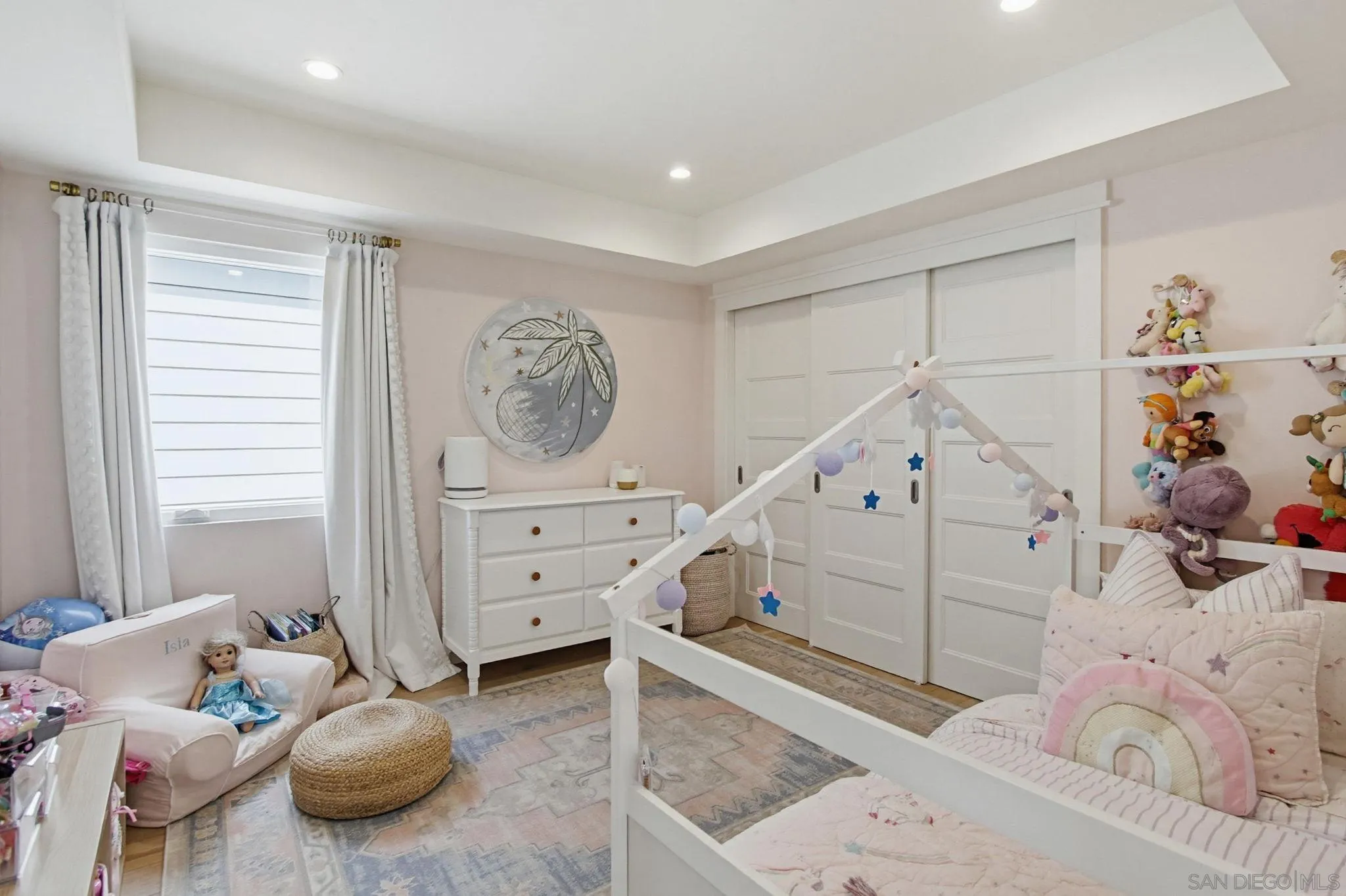 https://cdn.realtyfeed.com/cdn/127/260013178/9264db6ab8018cfe6f9aac530c6fdd55.webp