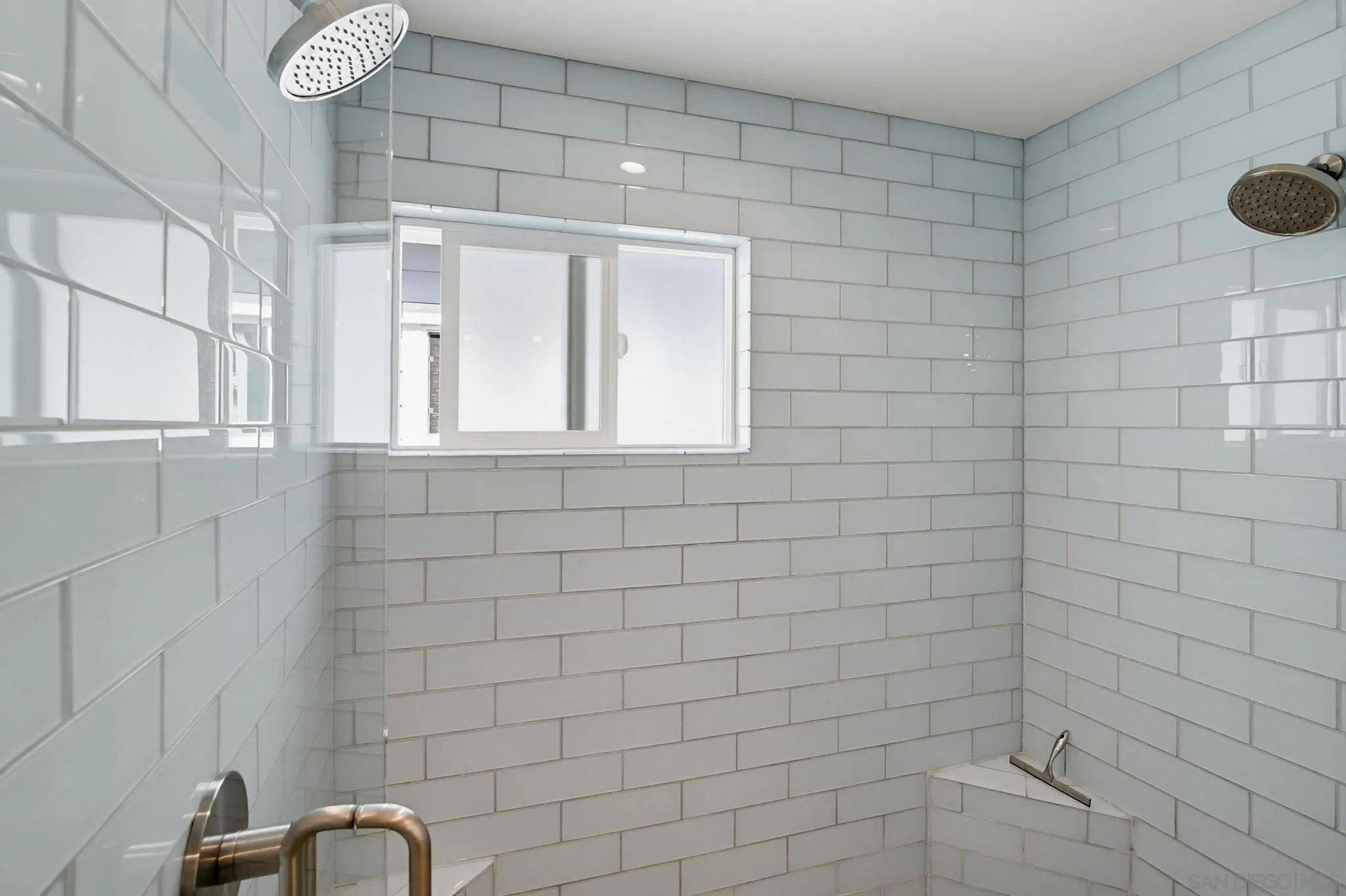 https://cdn.realtyfeed.com/cdn/127/260013178/981fc8bdc1d1fc2651851f7cf8e2bd88.webp