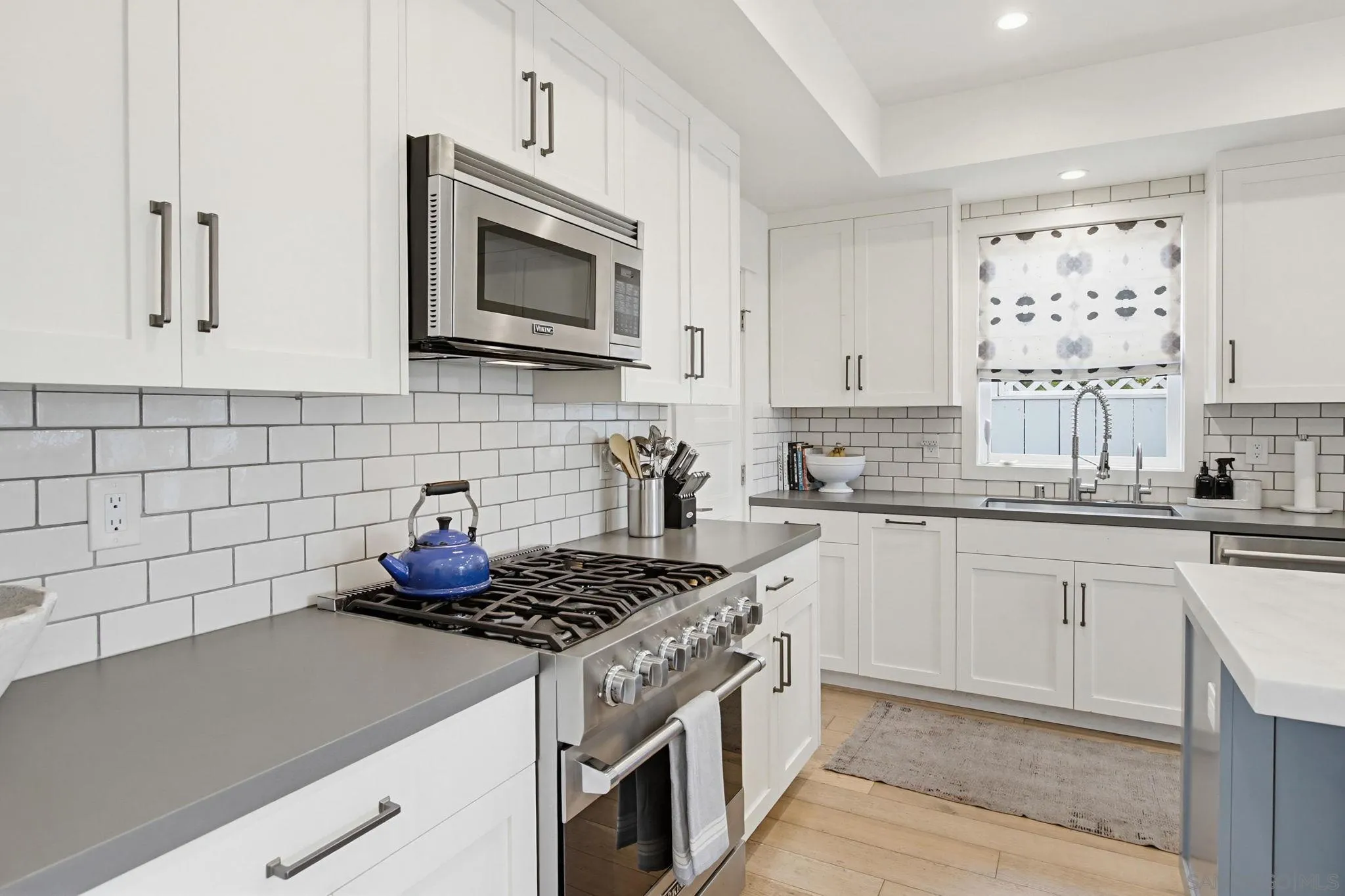 https://cdn.realtyfeed.com/cdn/127/260013178/b489c3fb5f729f75eeb33e11fd2d6319.webp