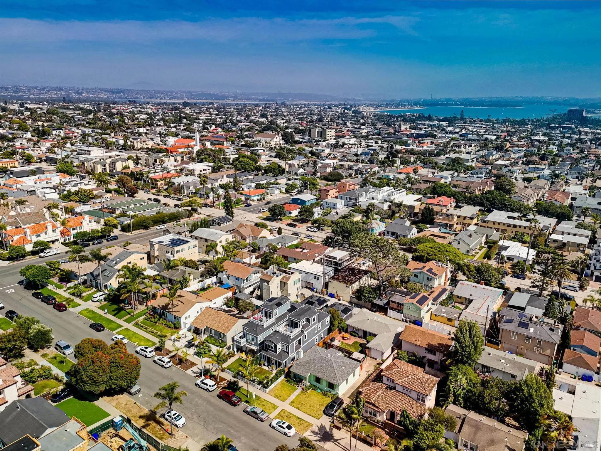 https://cdn.realtyfeed.com/cdn/127/260013178/d86cbc1a0c35b0ff9637fe0643e276ac.webp
