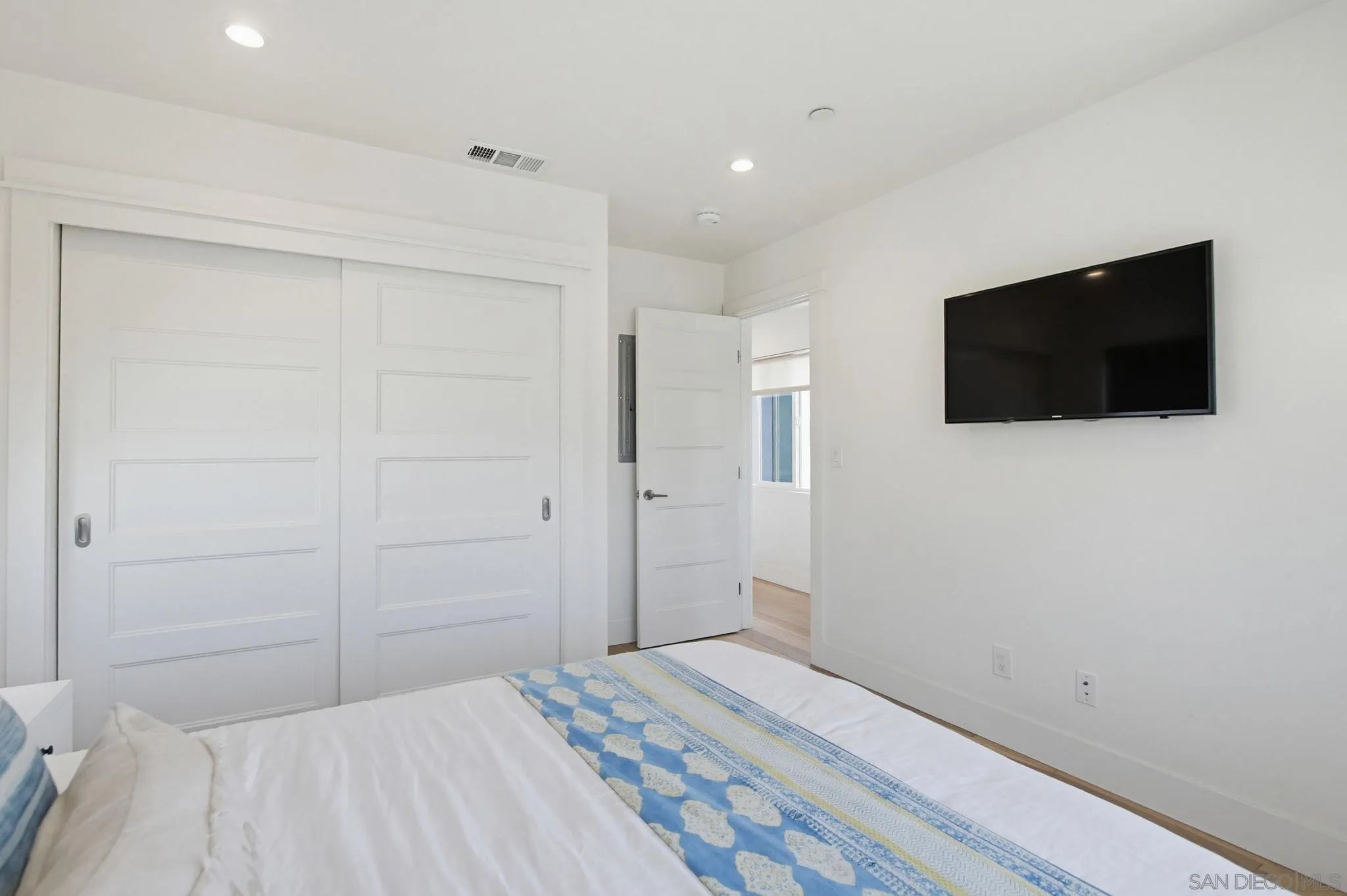 https://cdn.realtyfeed.com/cdn/127/260013178/d9d50215bd5c0bc89b6587000ed1da4d.webp