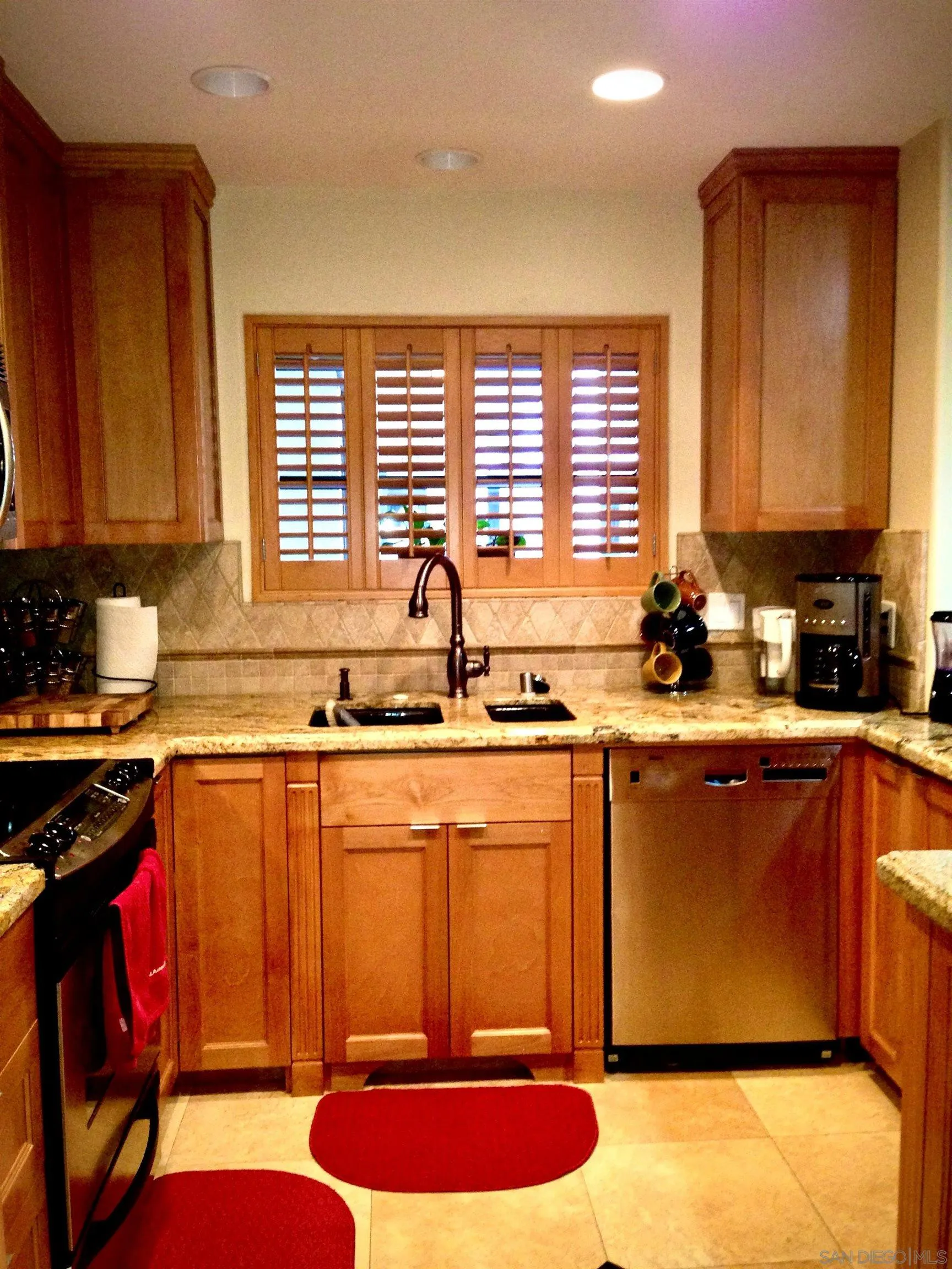 https://cdn.realtyfeed.com/cdn/127/260013179/c0b9a1b72dcbf175f922533645ab95a4.webp