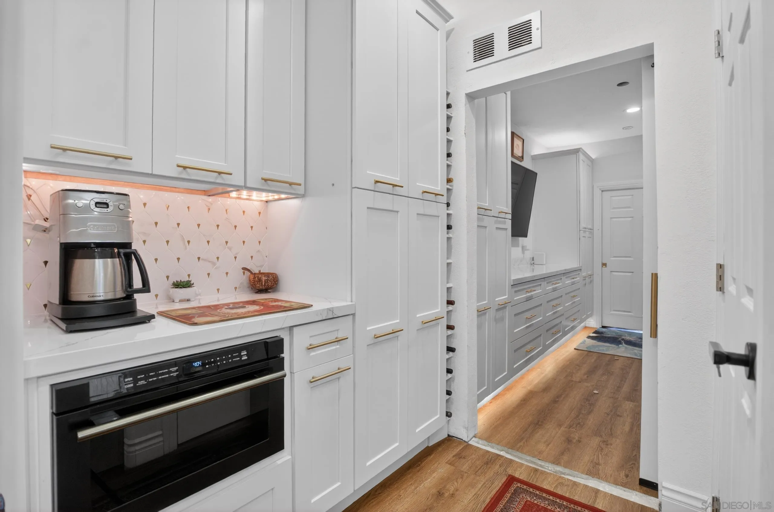 https://cdn.realtyfeed.com/cdn/127/260013180/55705f9966ca4ad30fdc90cedb820b3a.webp