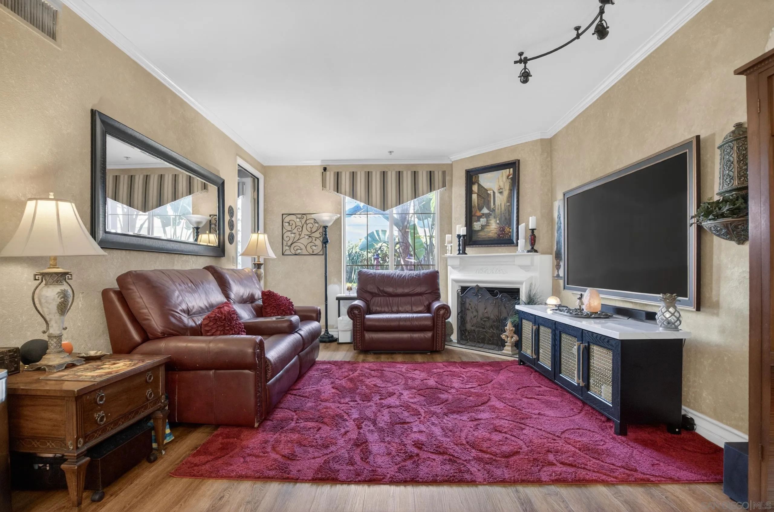 https://cdn.realtyfeed.com/cdn/127/260013180/b9a9513ffa2a5cc883e577e12d70fdf0.webp