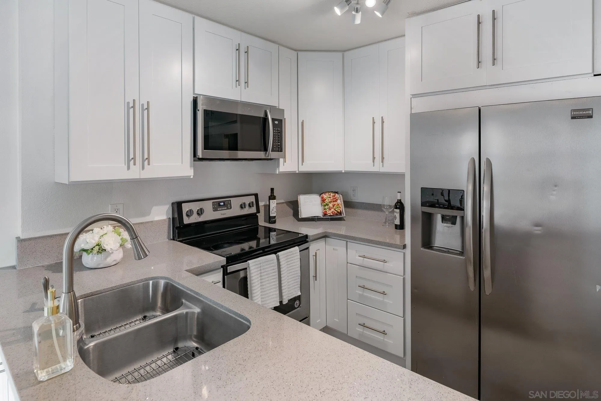 Photo #8: 260013182 Listing: Photo #8