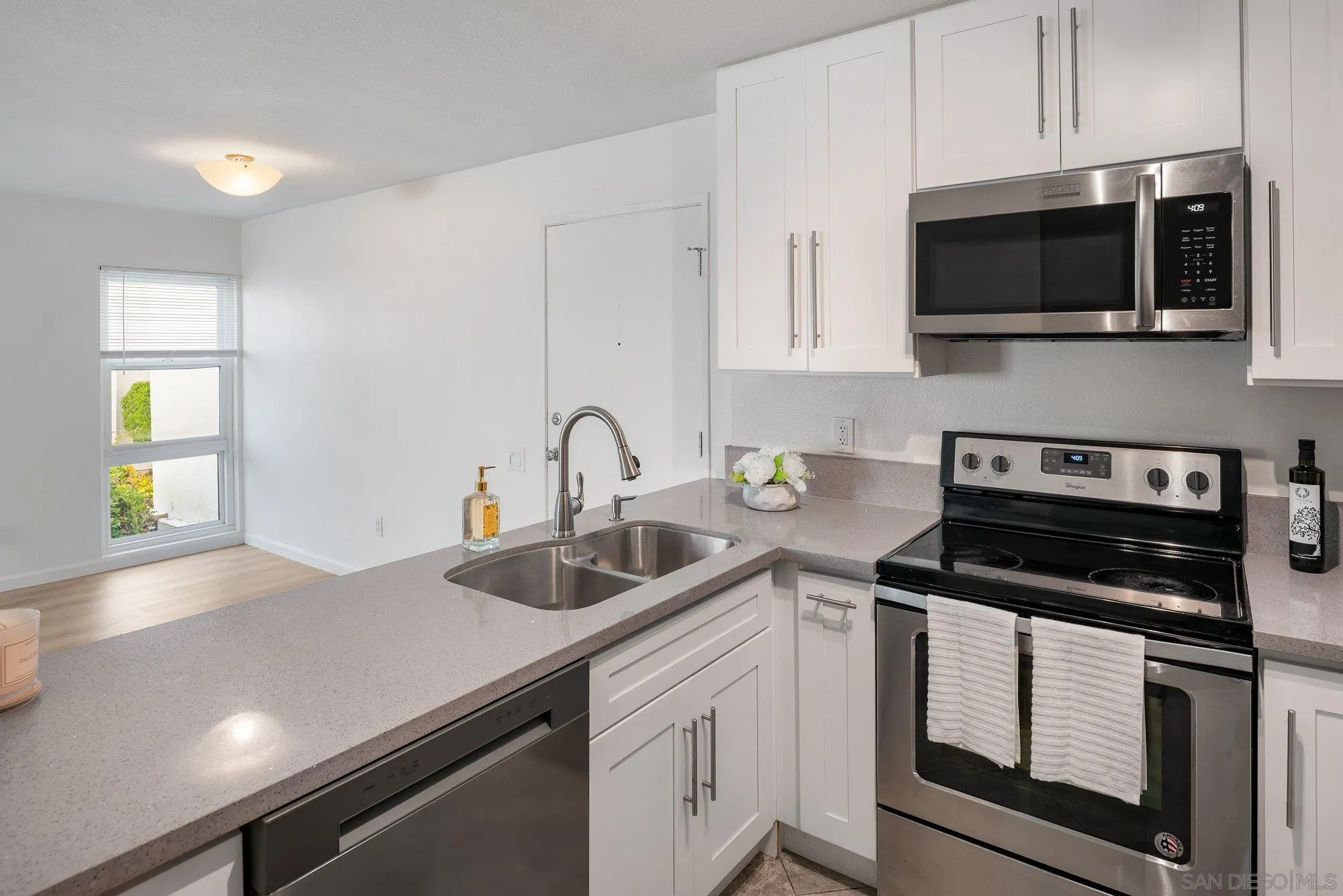 Photo #9: 260013182 Listing: Photo #9