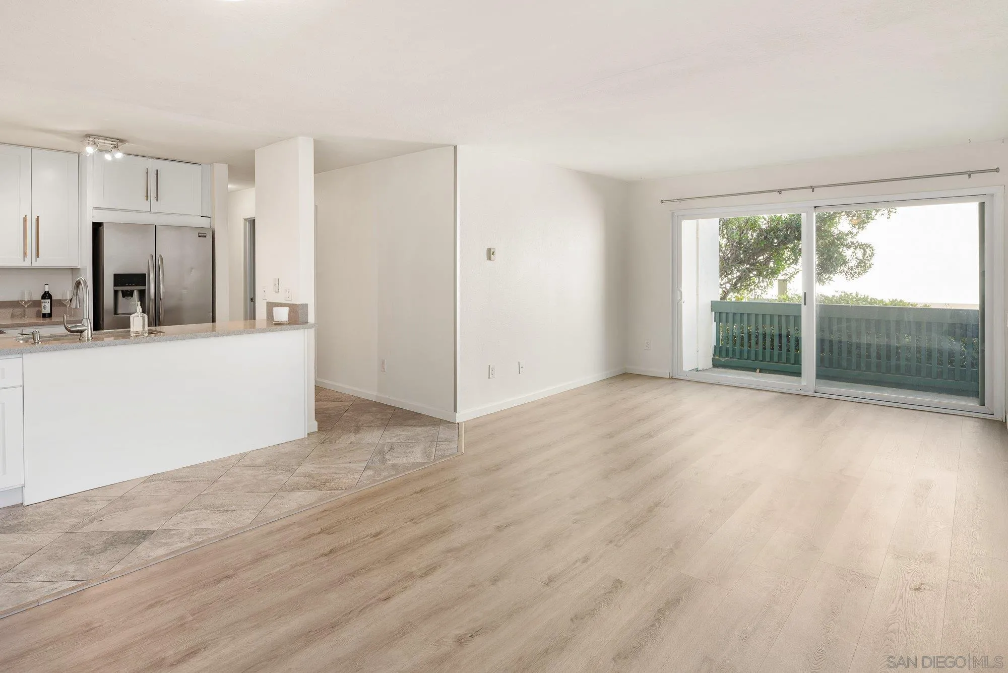 Photo #4: 260013182 Listing: Photo #4