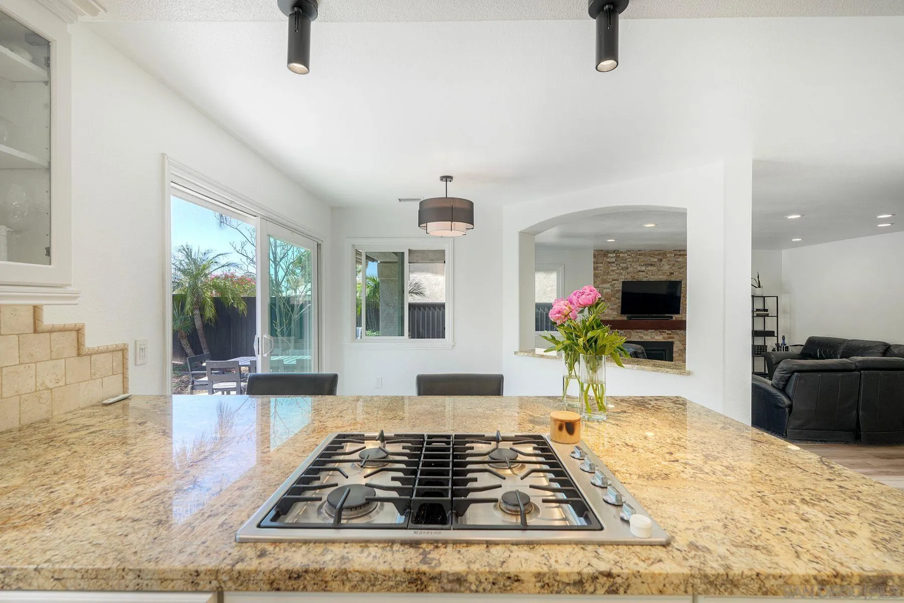 https://cdn.realtyfeed.com/cdn/127/260013189/175f4190af4bcac4af3c4c0f4e415f12.webp