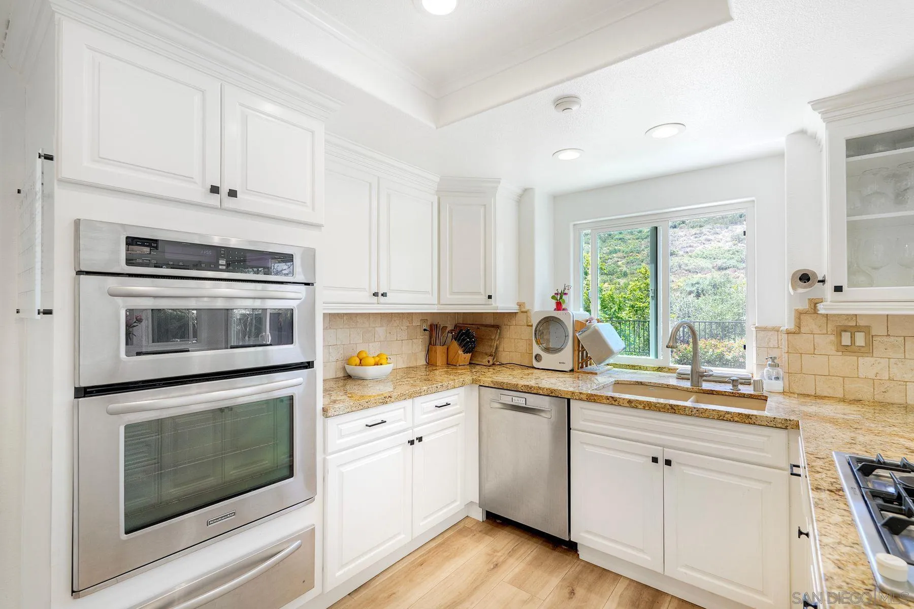 https://cdn.realtyfeed.com/cdn/127/260013189/47fa86df595c59975a89f23eff2da2cf.webp
