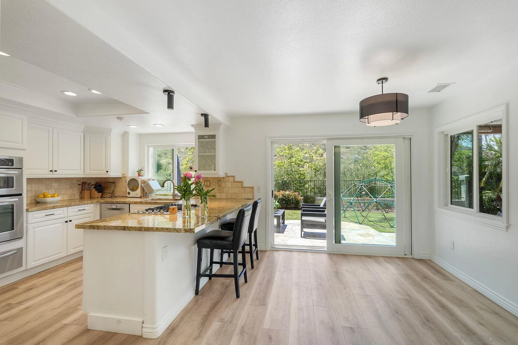 https://cdn.realtyfeed.com/cdn/127/260013189/e52510a82394ca45d4ff9b1e4400ff94.webp