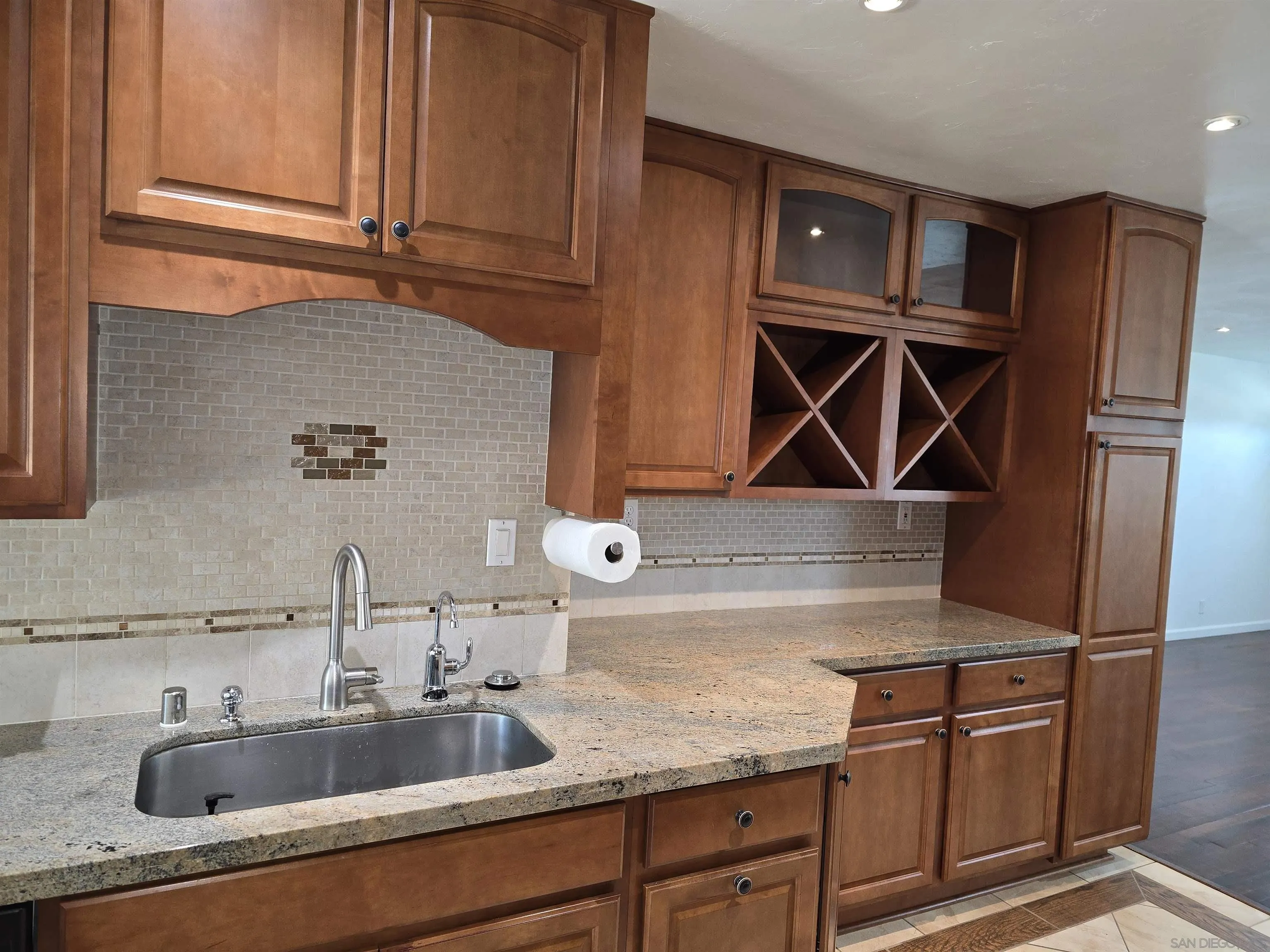 https://cdn.realtyfeed.com/cdn/127/260013197/13c6a4d46c94cdc4351bd24f95323113.webp