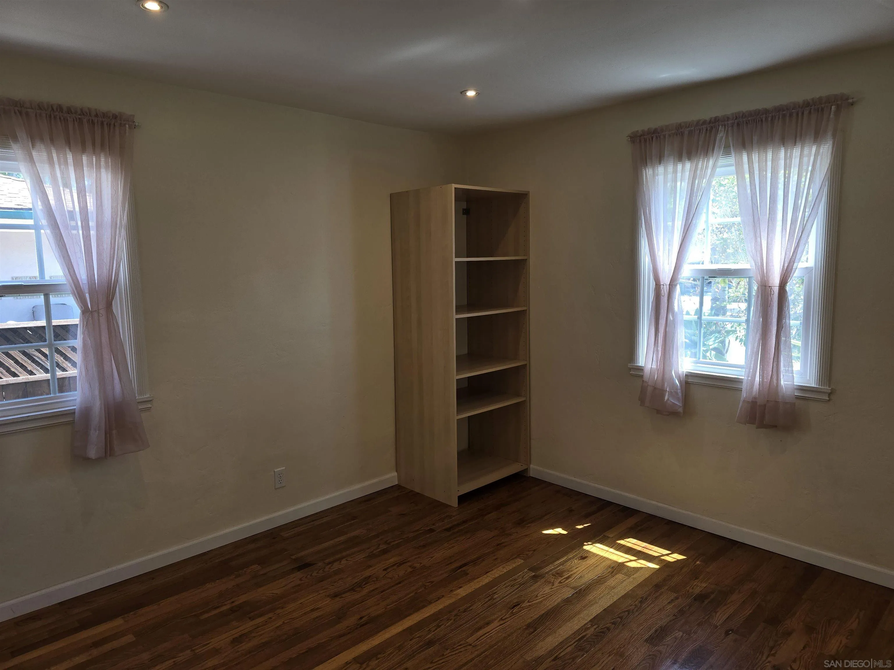 https://cdn.realtyfeed.com/cdn/127/260013197/602d40520c551619dc22ff8318cf84a4.webp