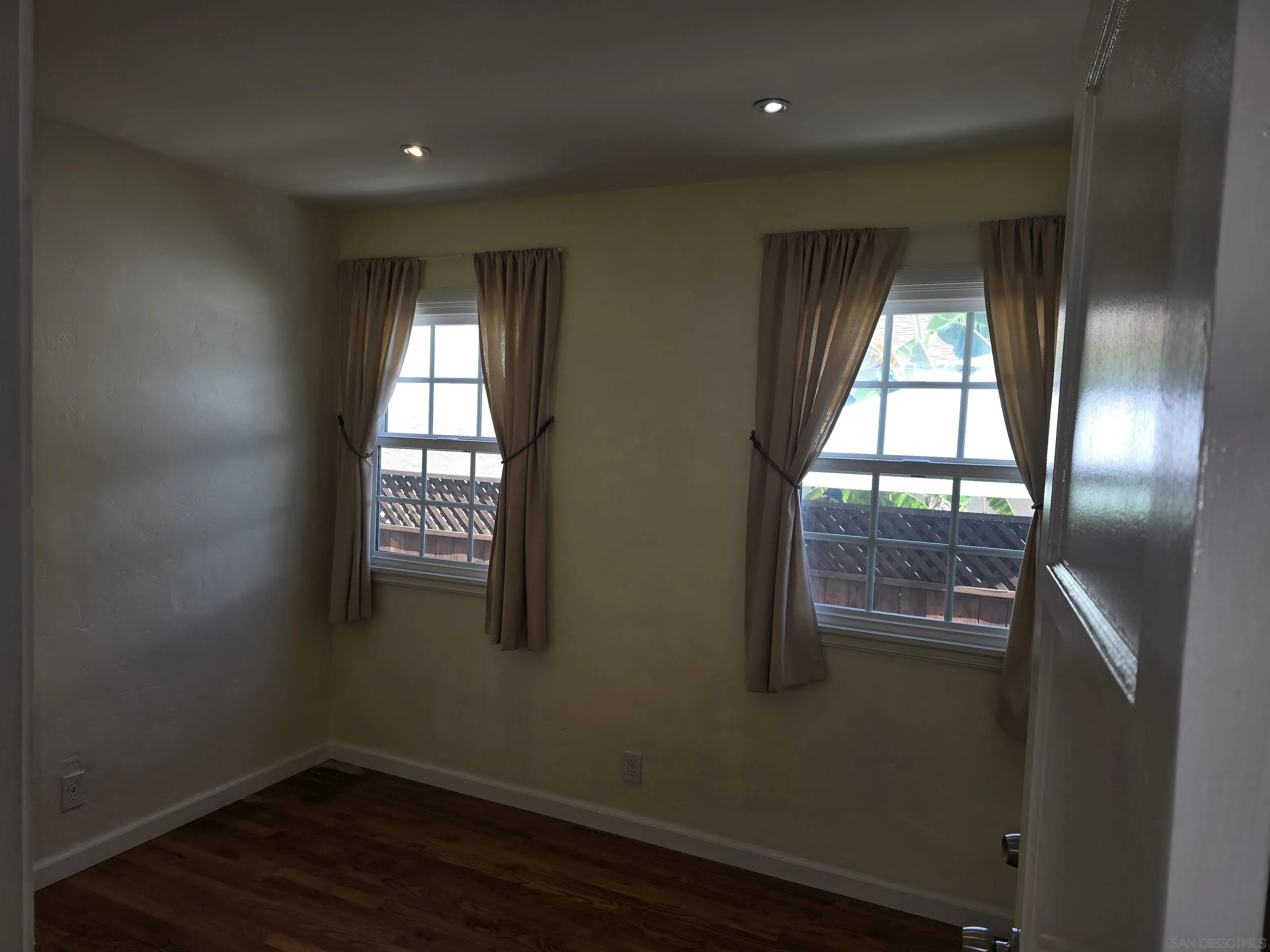 https://cdn.realtyfeed.com/cdn/127/260013197/e2cfacc1e9acccf7c0b6e5d3d9276177.webp
