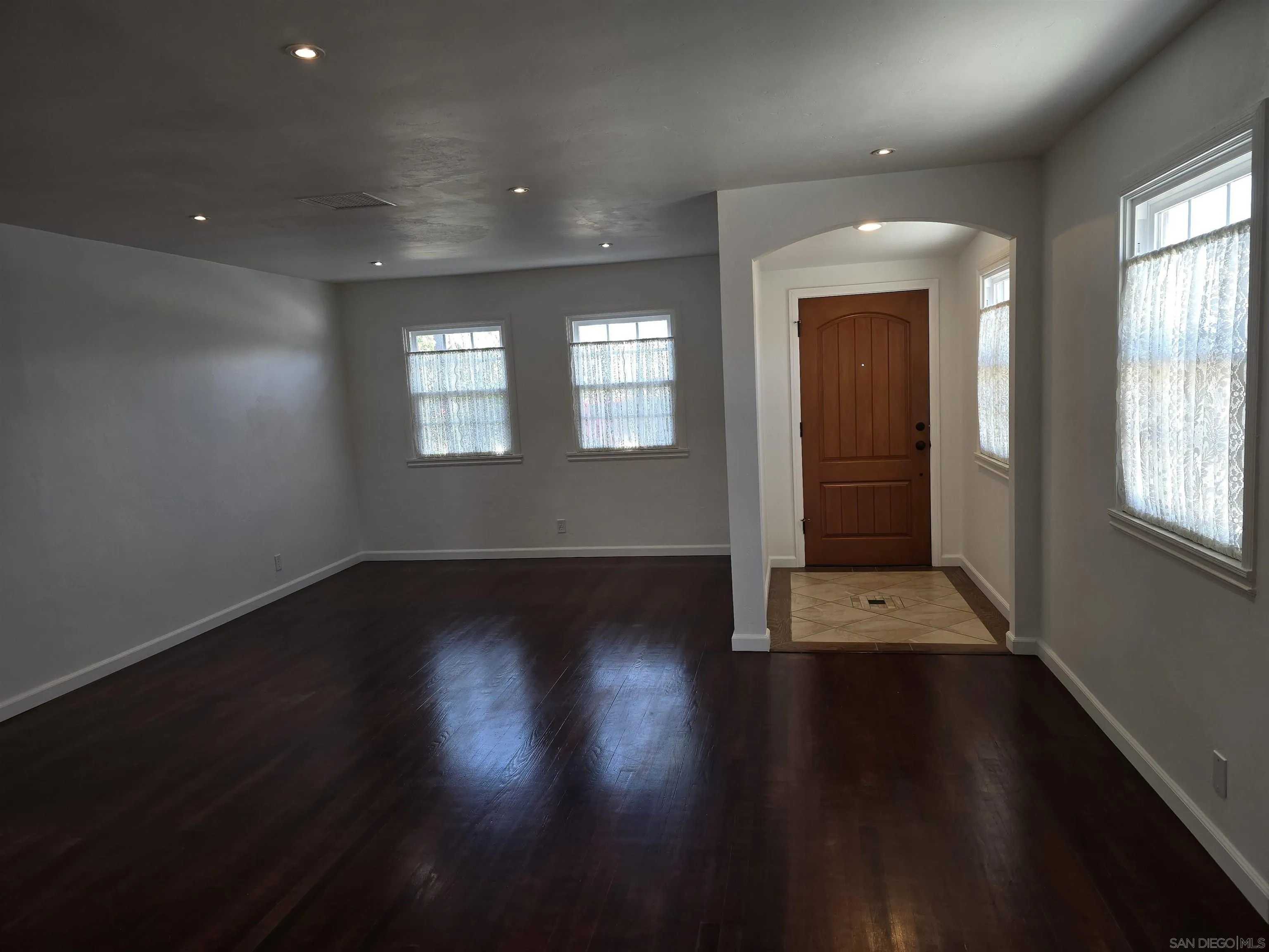 https://cdn.realtyfeed.com/cdn/127/260013197/e7e36a94f583be6e2d18568d1d296fc6.webp