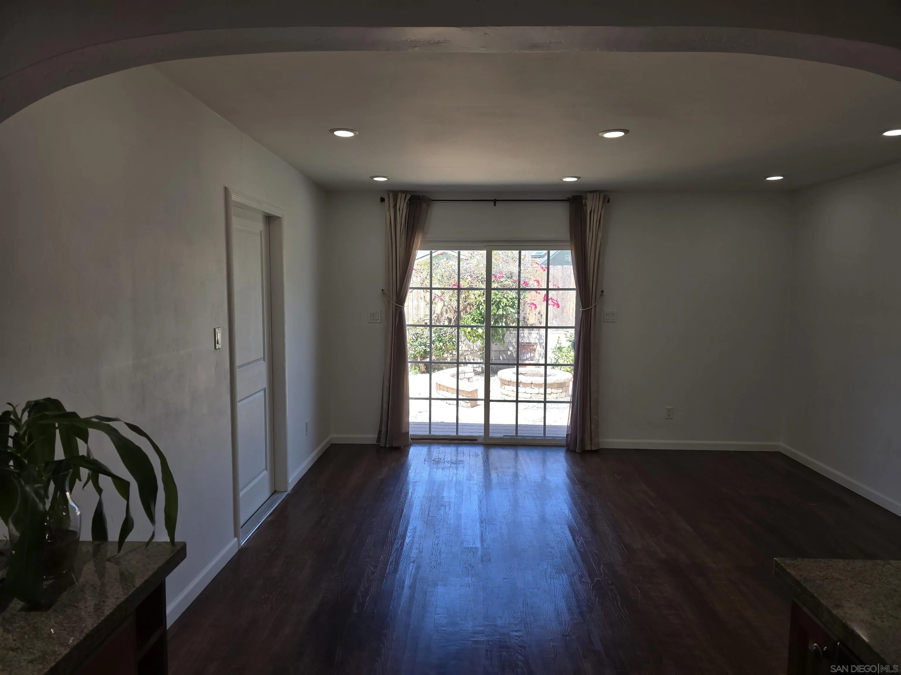 https://cdn.realtyfeed.com/cdn/127/260013197/fb059537e799667270089c992087f2b2.webp