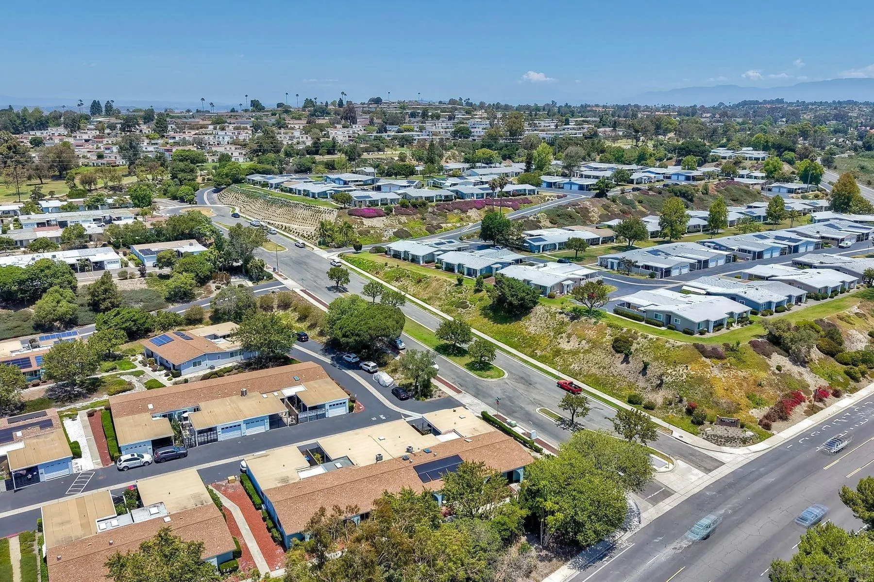 https://cdn.realtyfeed.com/cdn/127/260013198/661b3c4f17ba82d918147a0f2be98933.webp