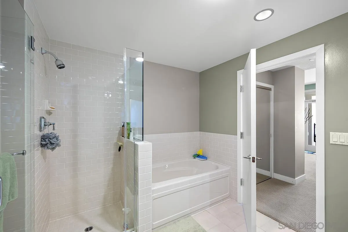 Photo #37: 260013203 Listing: Photo #37