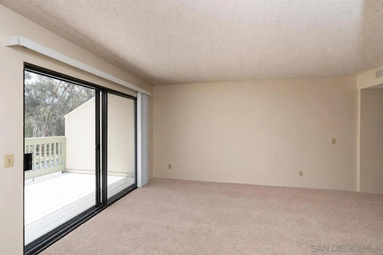 https://cdn.realtyfeed.com/cdn/127/260013216/005812c3ffcd47a465dbc0f529cfbcbb.webp