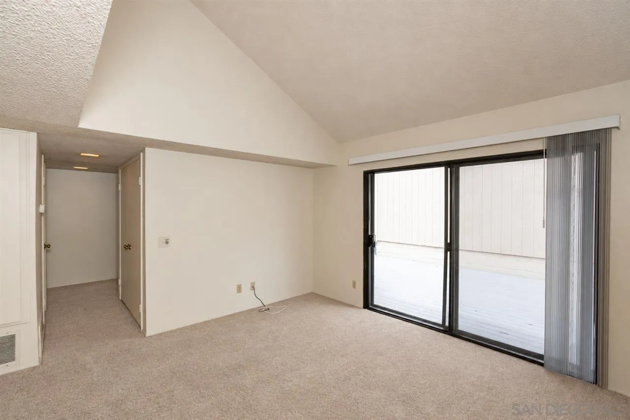 https://cdn.realtyfeed.com/cdn/127/260013216/2143d9df5c85bfbd254080af9a46cddd.webp