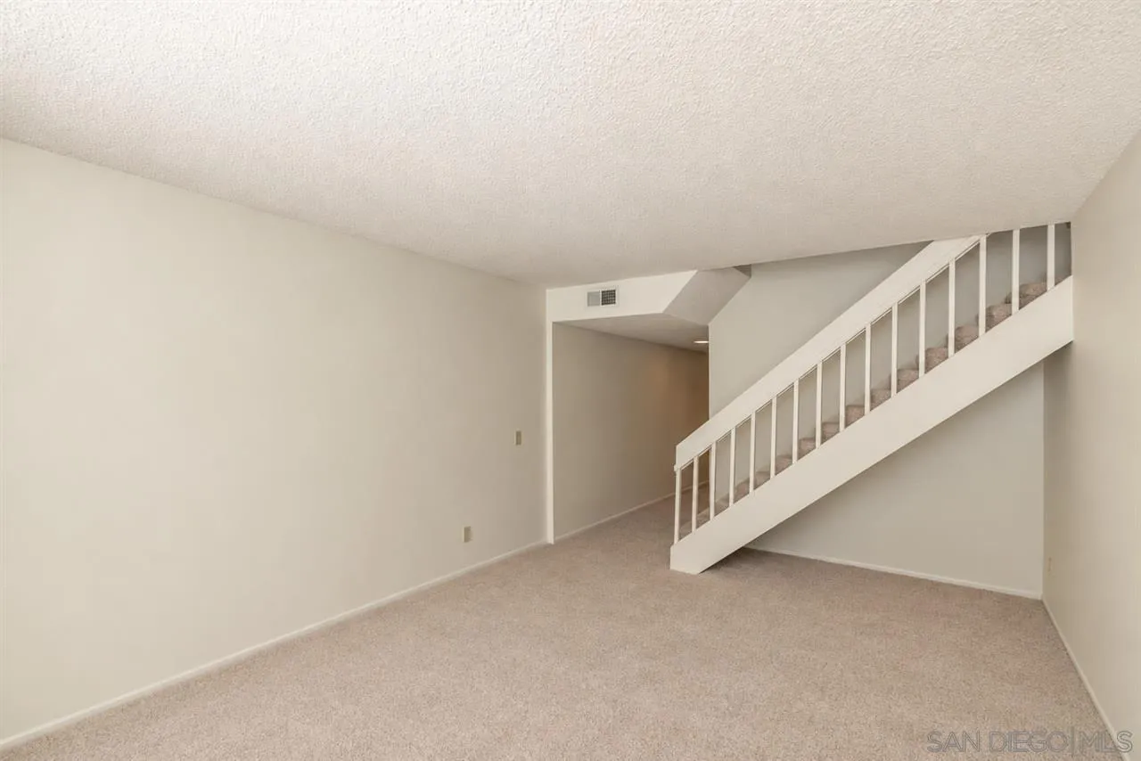 https://cdn.realtyfeed.com/cdn/127/260013216/21e9f08c669240ef7b1603ce593b2c91.webp