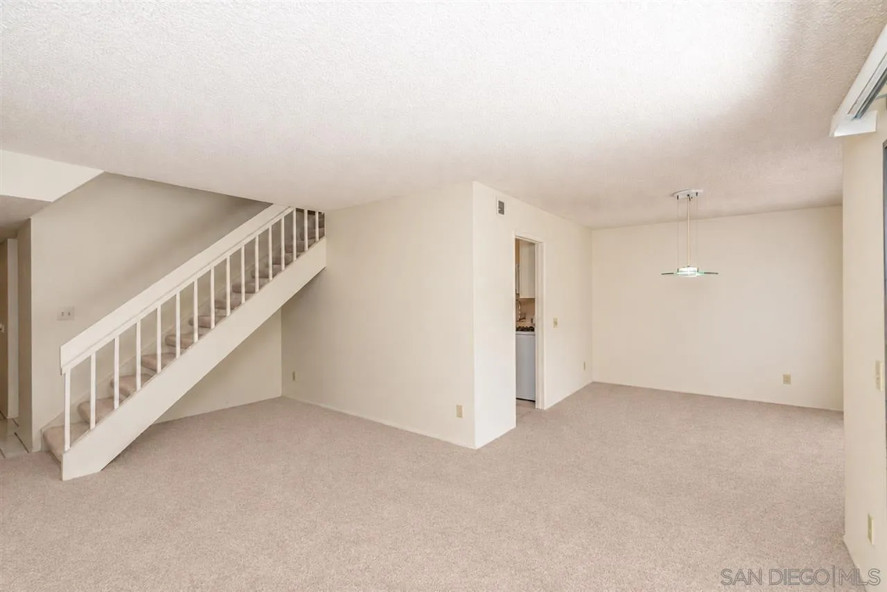 https://cdn.realtyfeed.com/cdn/127/260013216/60db7ddbddc5fba8ba6fd636a50c1b80.webp