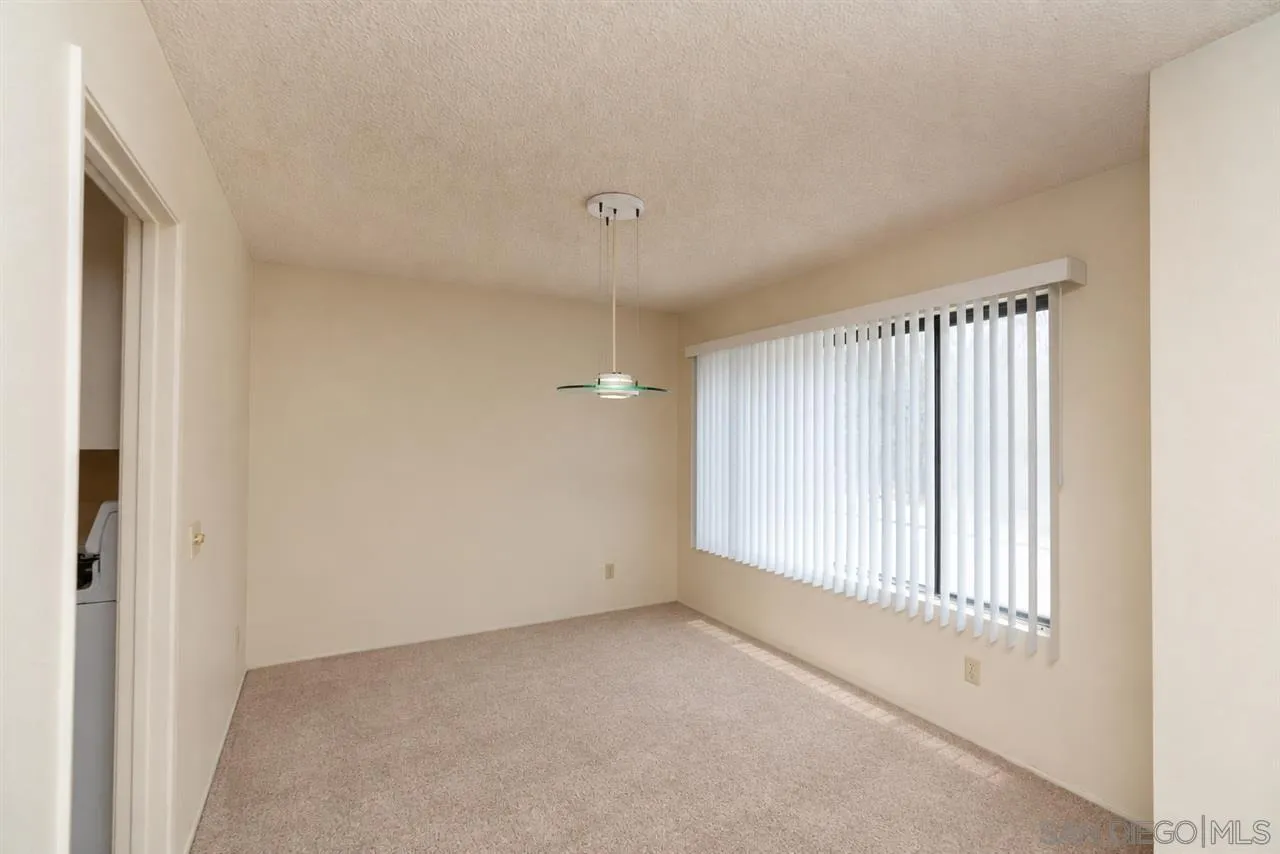 https://cdn.realtyfeed.com/cdn/127/260013216/6e86dc6e88b5584011dbcaa1cb0ded8d.webp
