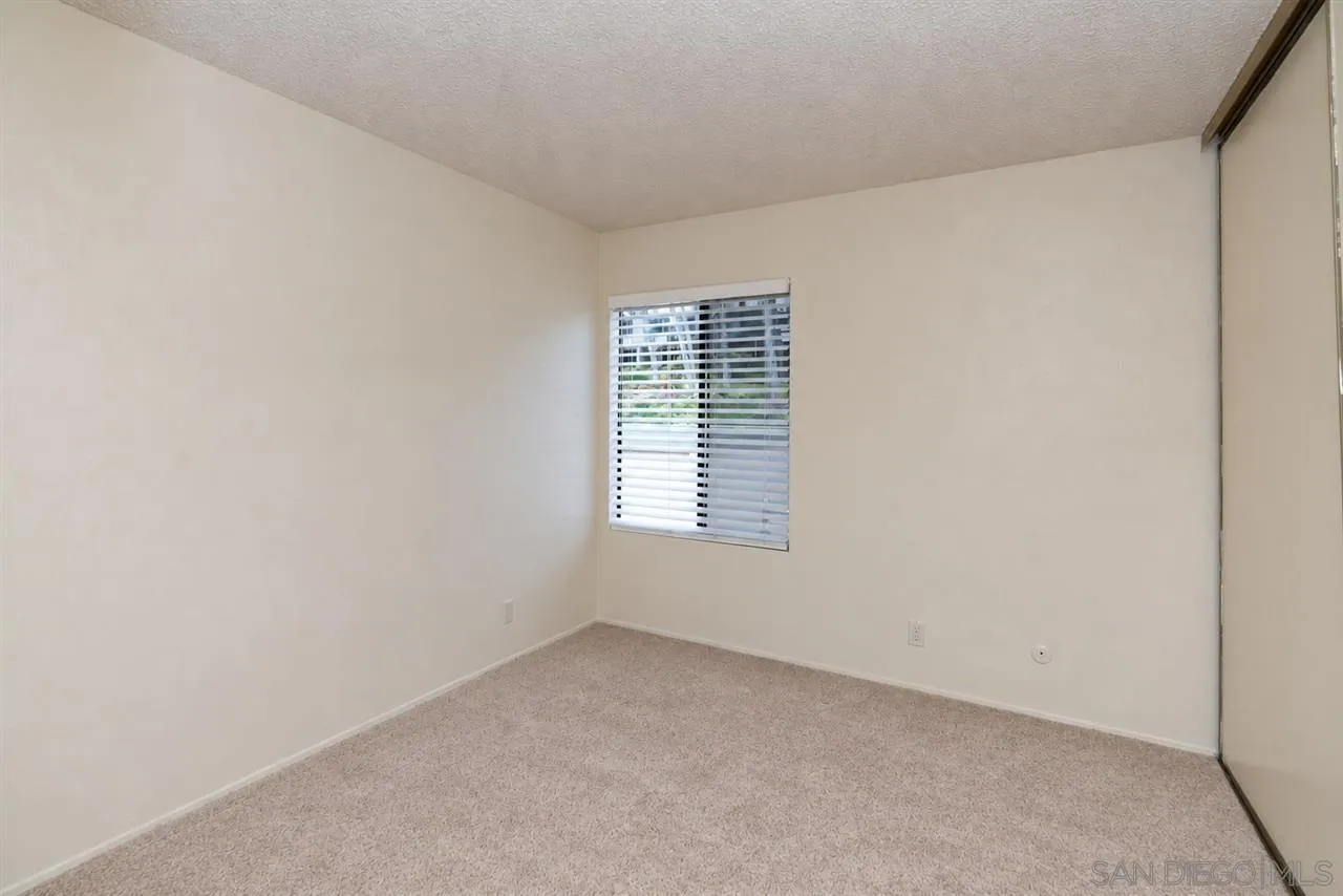 https://cdn.realtyfeed.com/cdn/127/260013216/7c0cdddd5d13524d266a2038dffdef24.webp