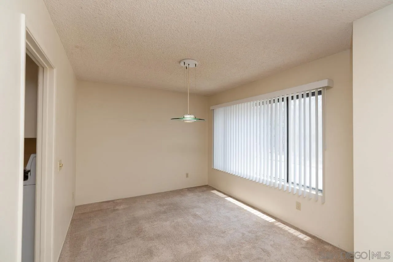 Photo #4: 260013216 Listing: Photo #4