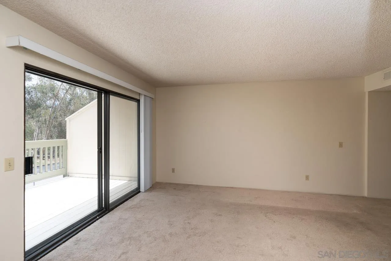 Photo #6: 260013216 Listing: Photo #6