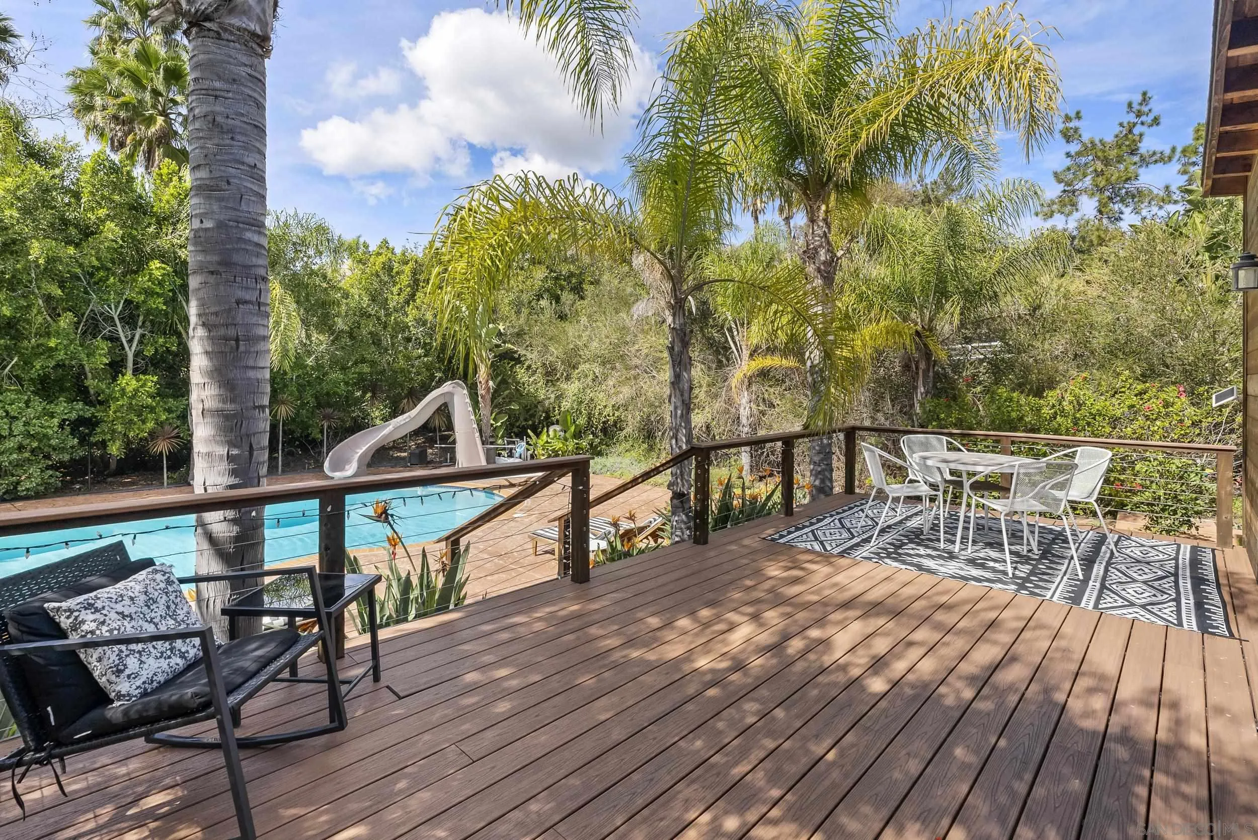 https://cdn.realtyfeed.com/cdn/127/260013221/5e0bacca700913d1092dea0f0923d319.webp