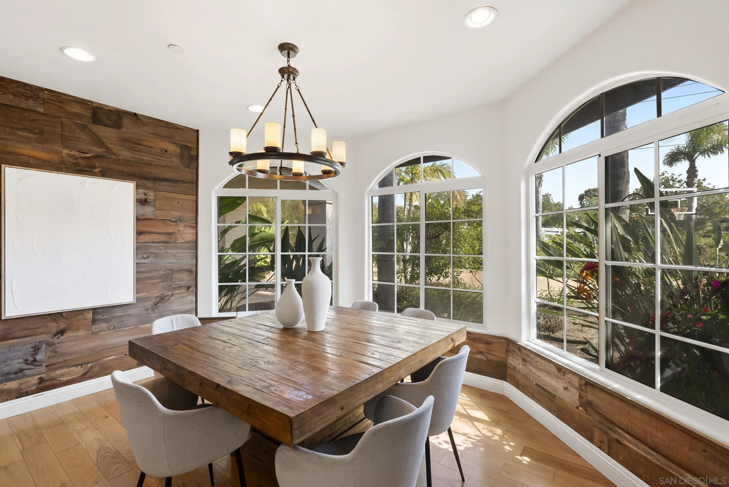 https://cdn.realtyfeed.com/cdn/127/260013221/80ea815a79b24218383397f390bb03cd.webp