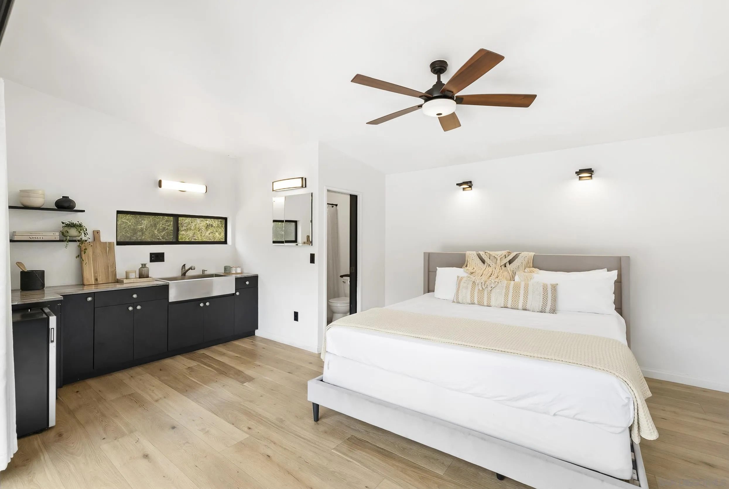 https://cdn.realtyfeed.com/cdn/127/260013221/edcaedb28d5968f32c8c05beeb2a5c42.webp