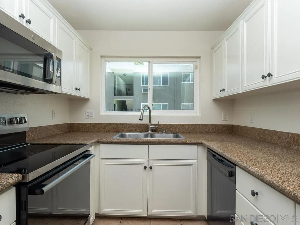 Photo #13: 260013232 Listing: Photo #13