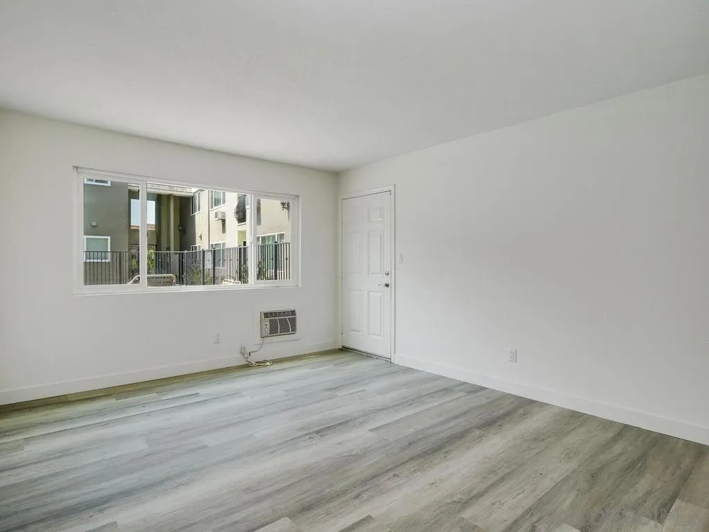 Photo #4: 260013232 Listing: Photo #4