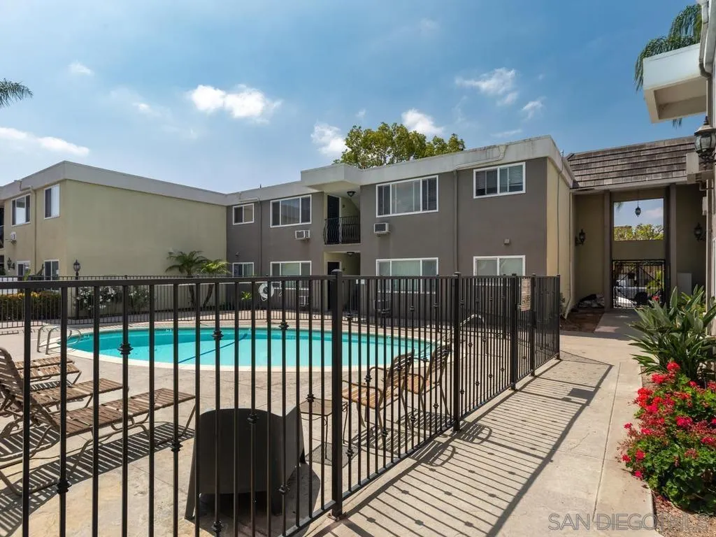 Photo #3: 260013232 Listing: Photo #3