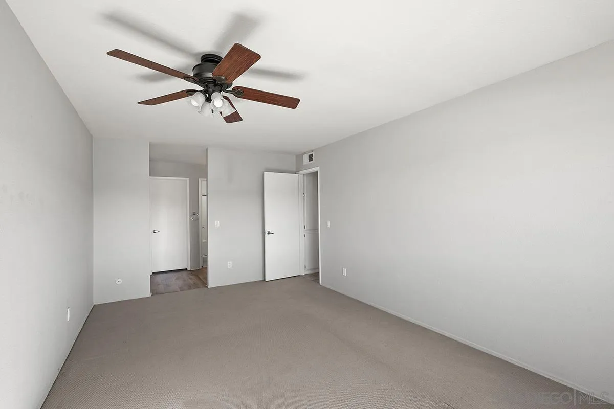 Photo #23: 260013234 Listing: Photo #23
