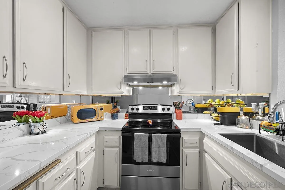 Photo #5: 260013234 Listing: Photo #5