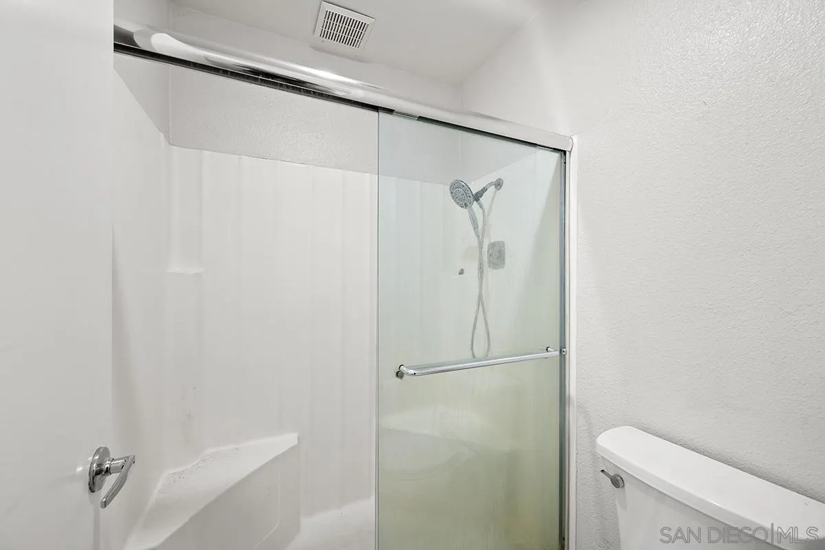 Photo #36: 260013234 Listing: Photo #36